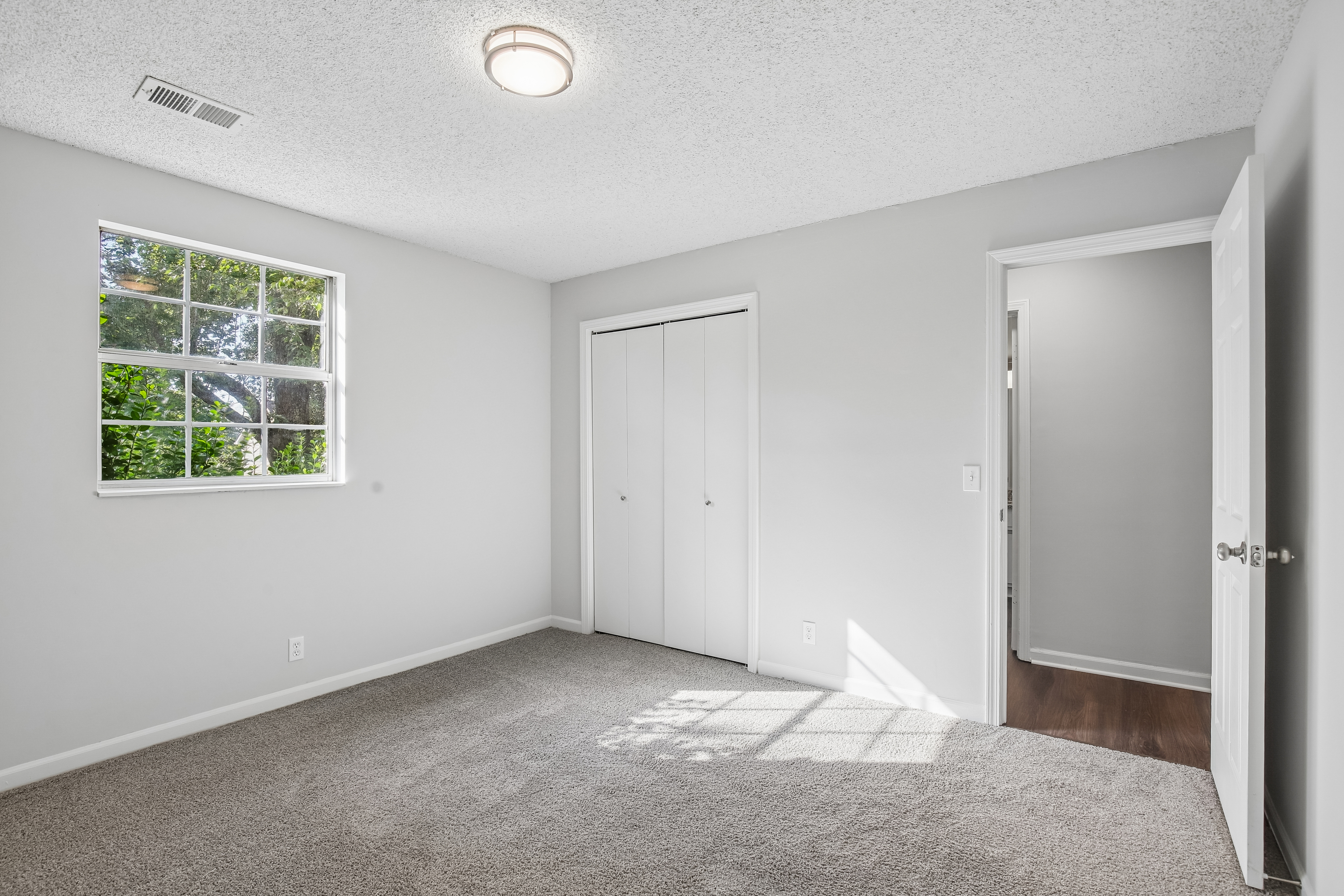 Photo 44 of 79 of 5148 Roxborough Dr, Hermitage, TN