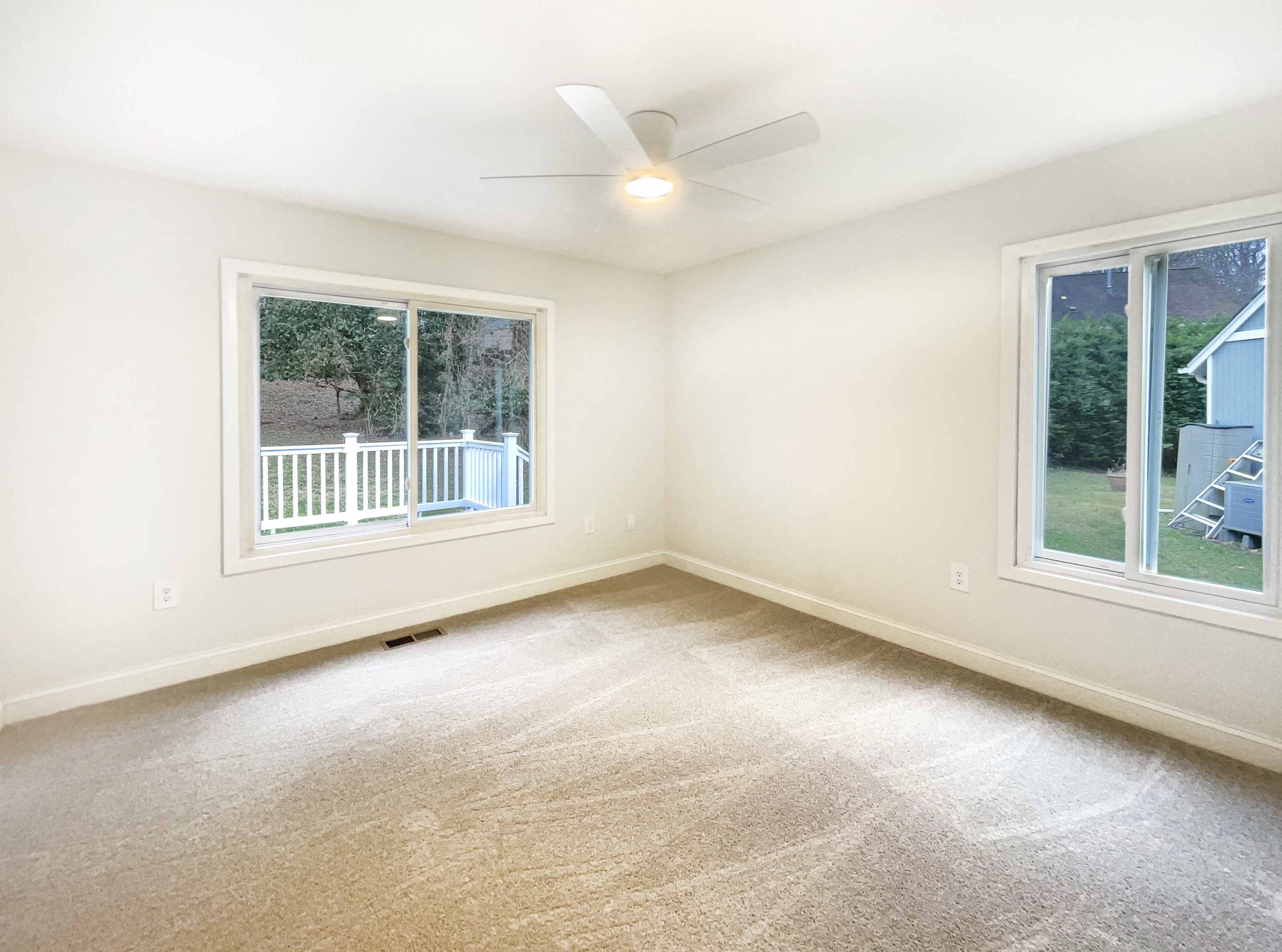 Photo 4 of 23 of 10103 Meredith Ave, Silver Spring, MD