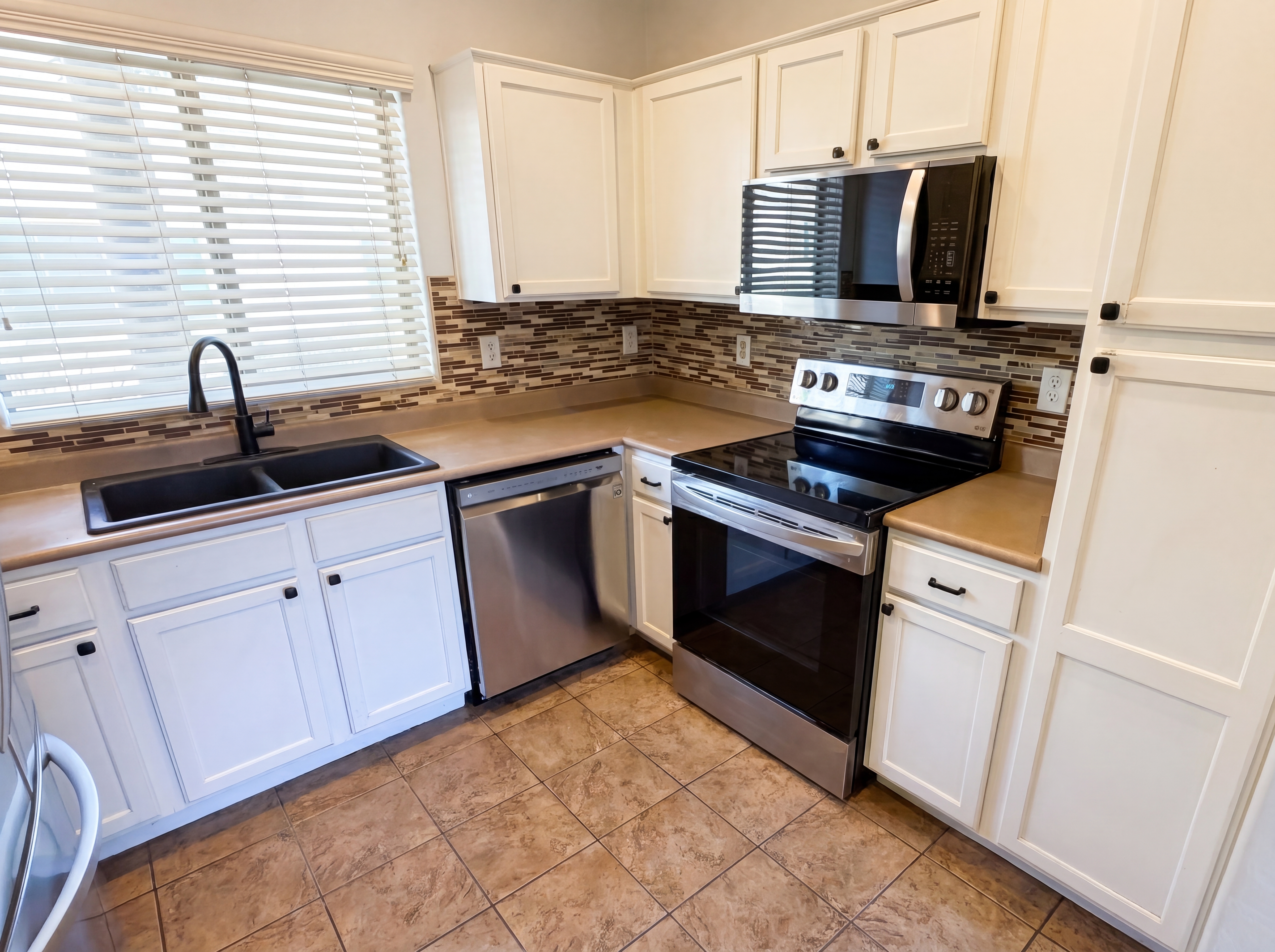 Photo 3 of 33 of 22075 N 103rd Ln, Peoria, AZ