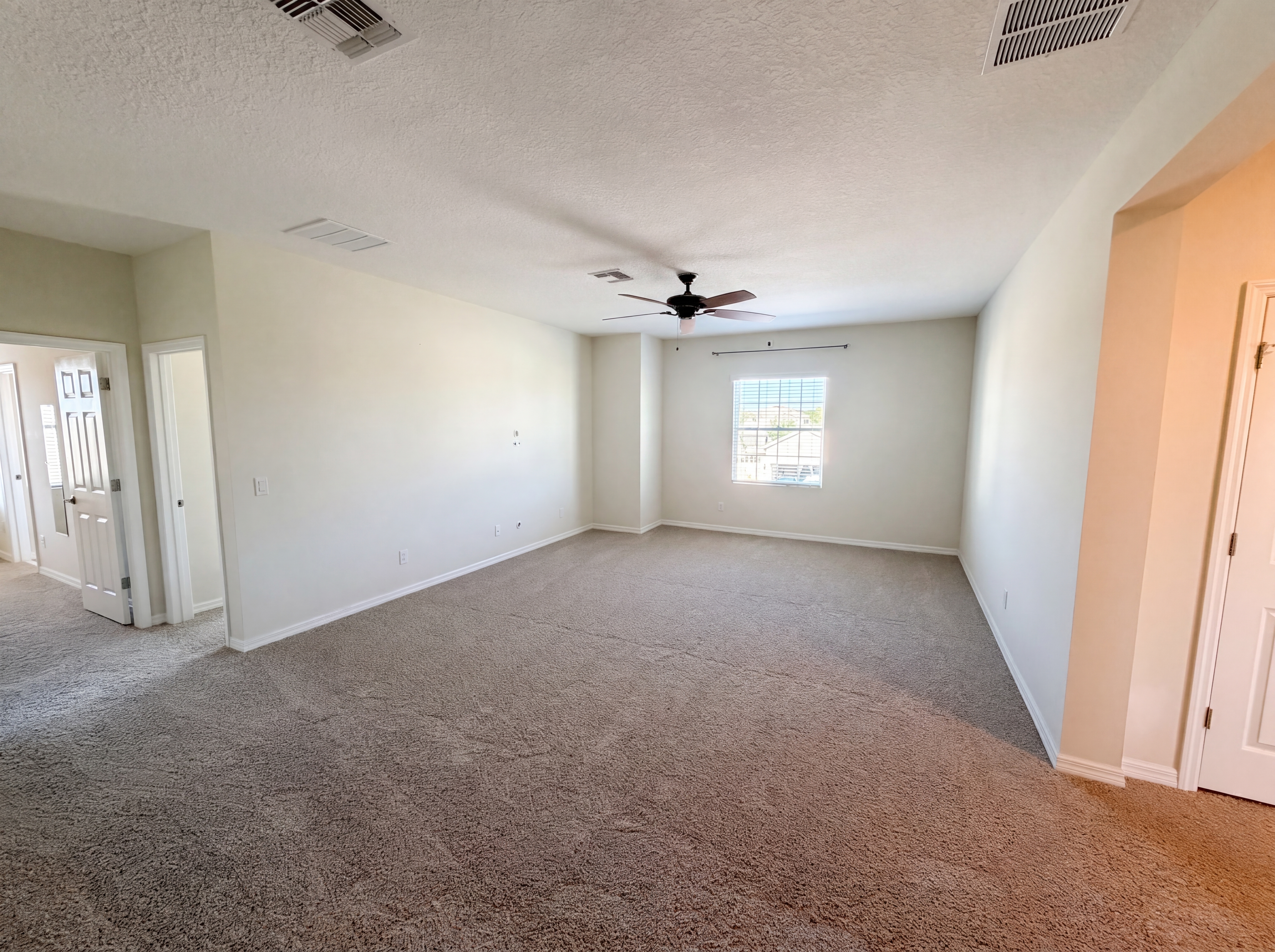 Photo 8 of 37 of 1811 Henley St, Saint Cloud, FL