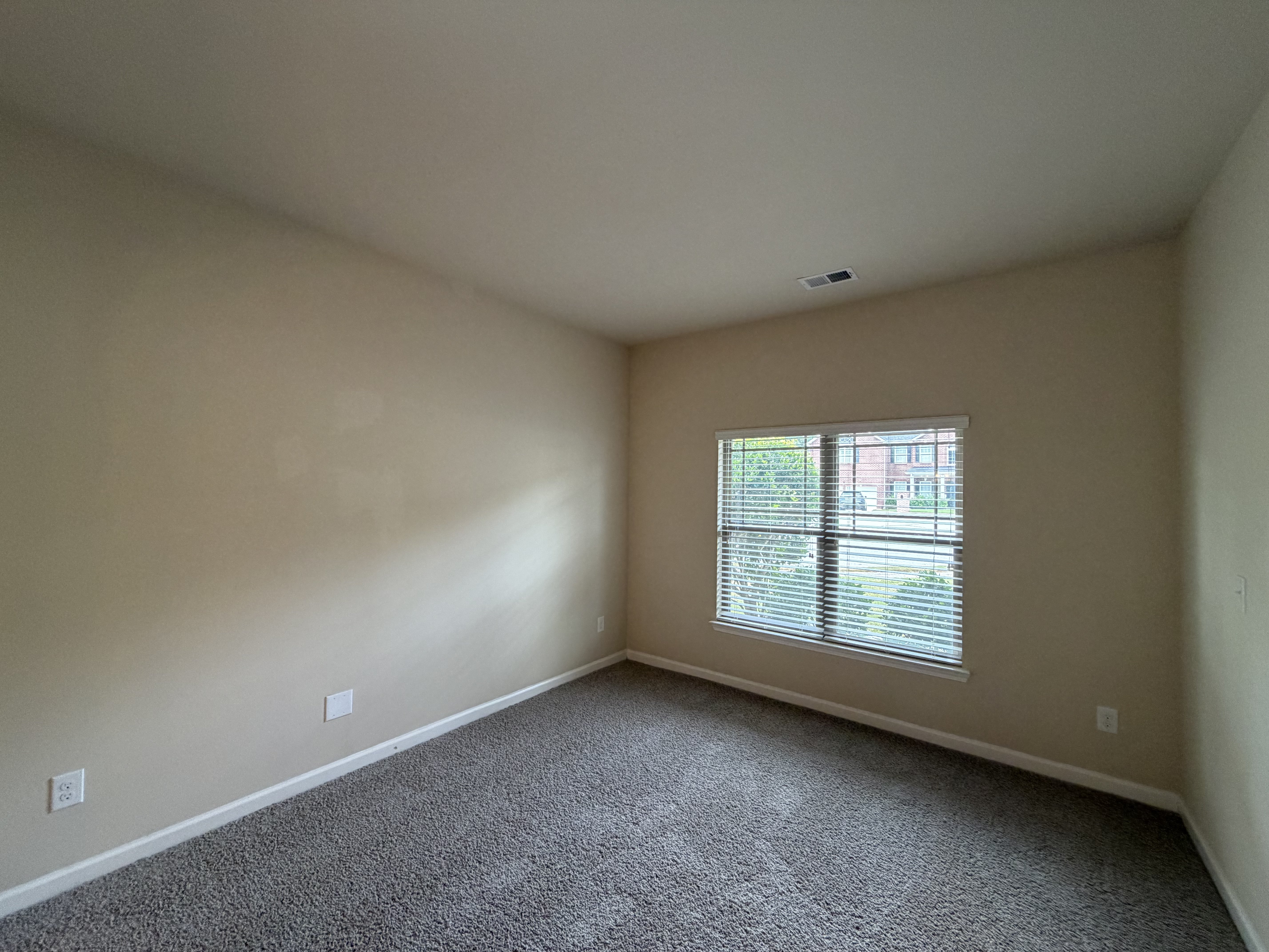 Photo 4 of 18 of 6543 Chason Woods Ct, Jonesboro, GA