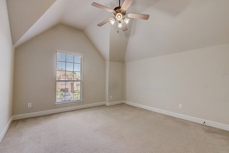 Photo 15 of 42 - 8305 Foothill Dr, Plano, TX 75024