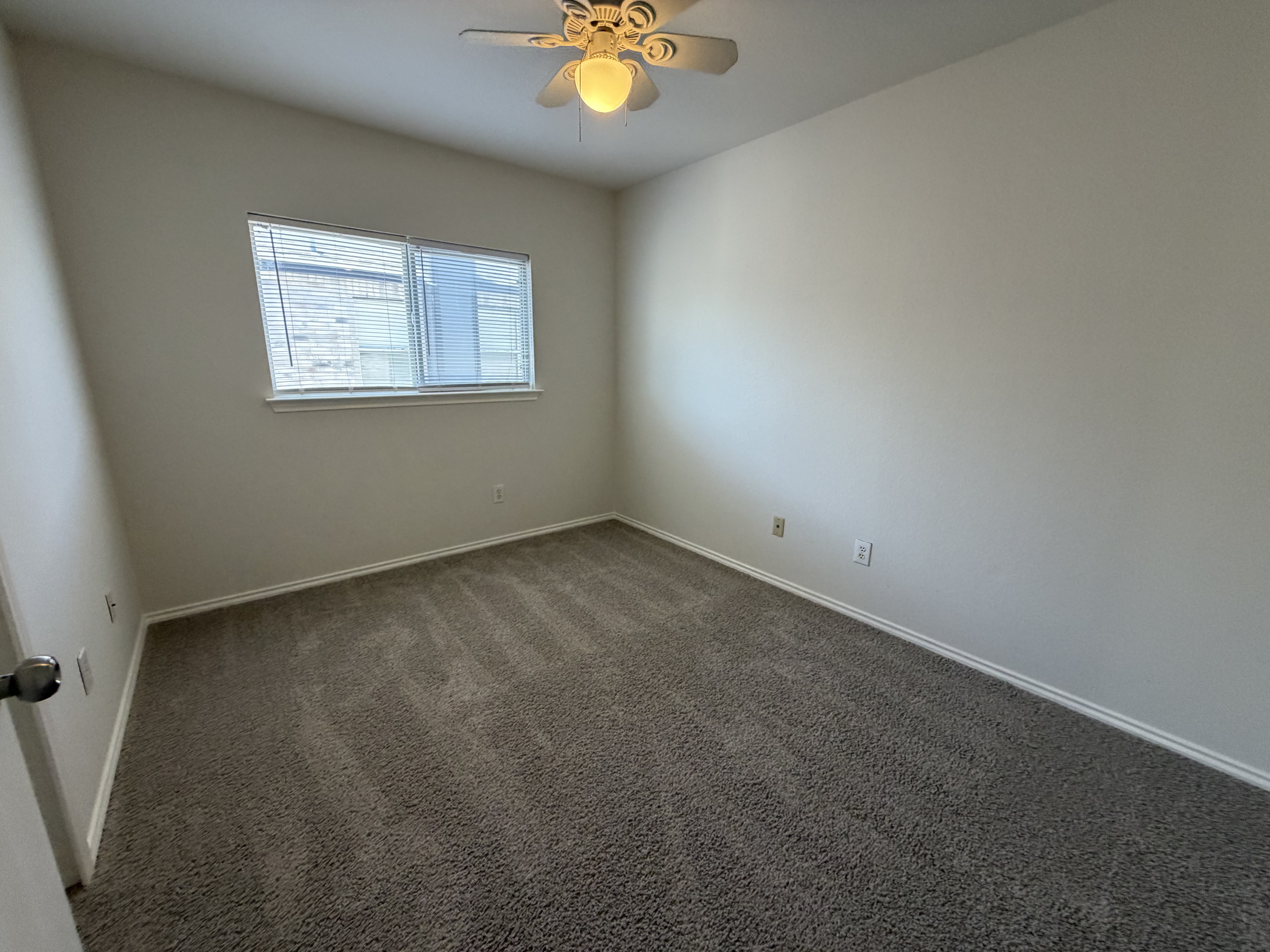 Photo 10 of 21 of 305 Edgewood Cv, Leander, TX
