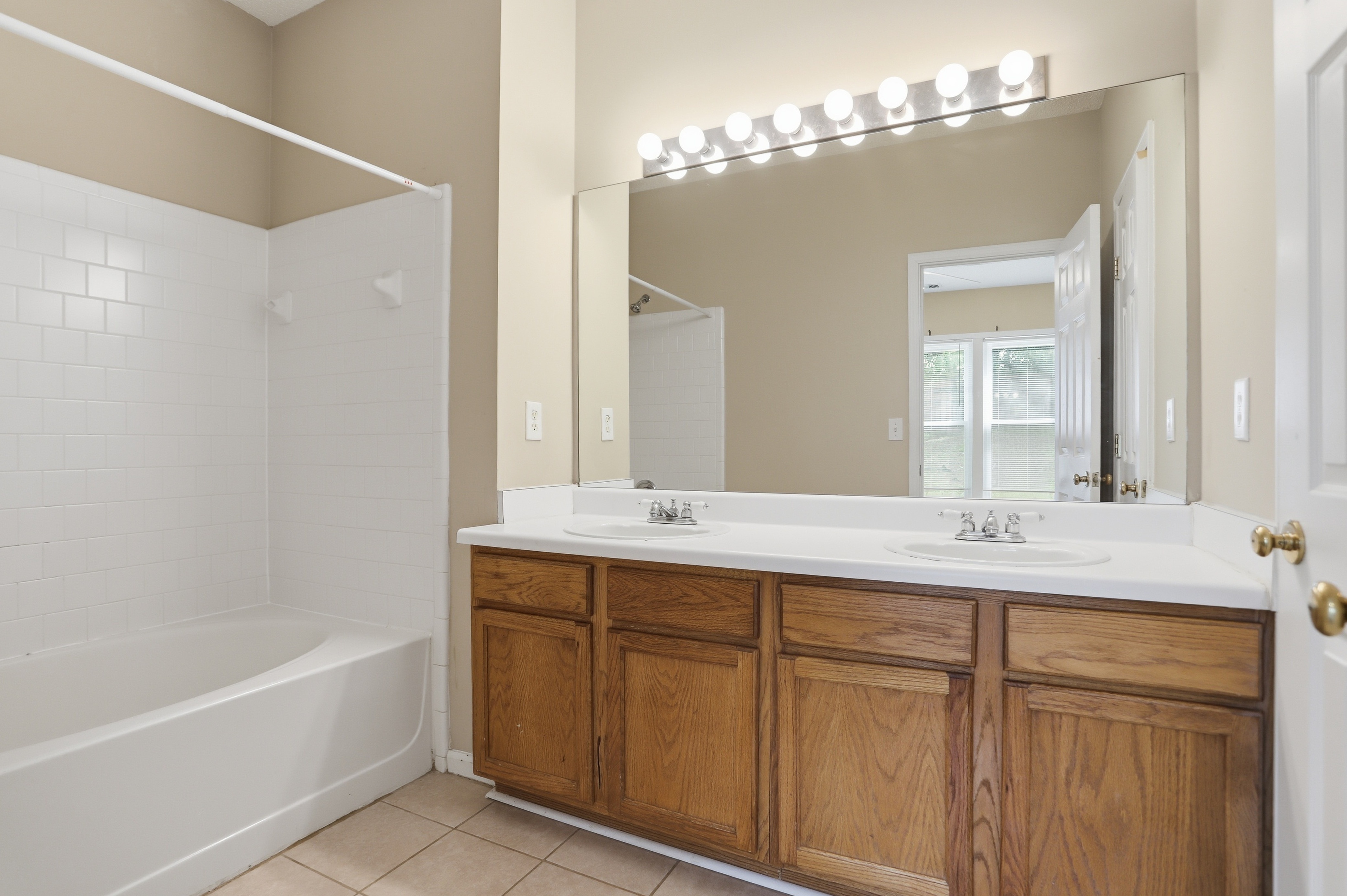 Photo 6 of 30 of 1635 Heyford Cir NW, Kennesaw, GA