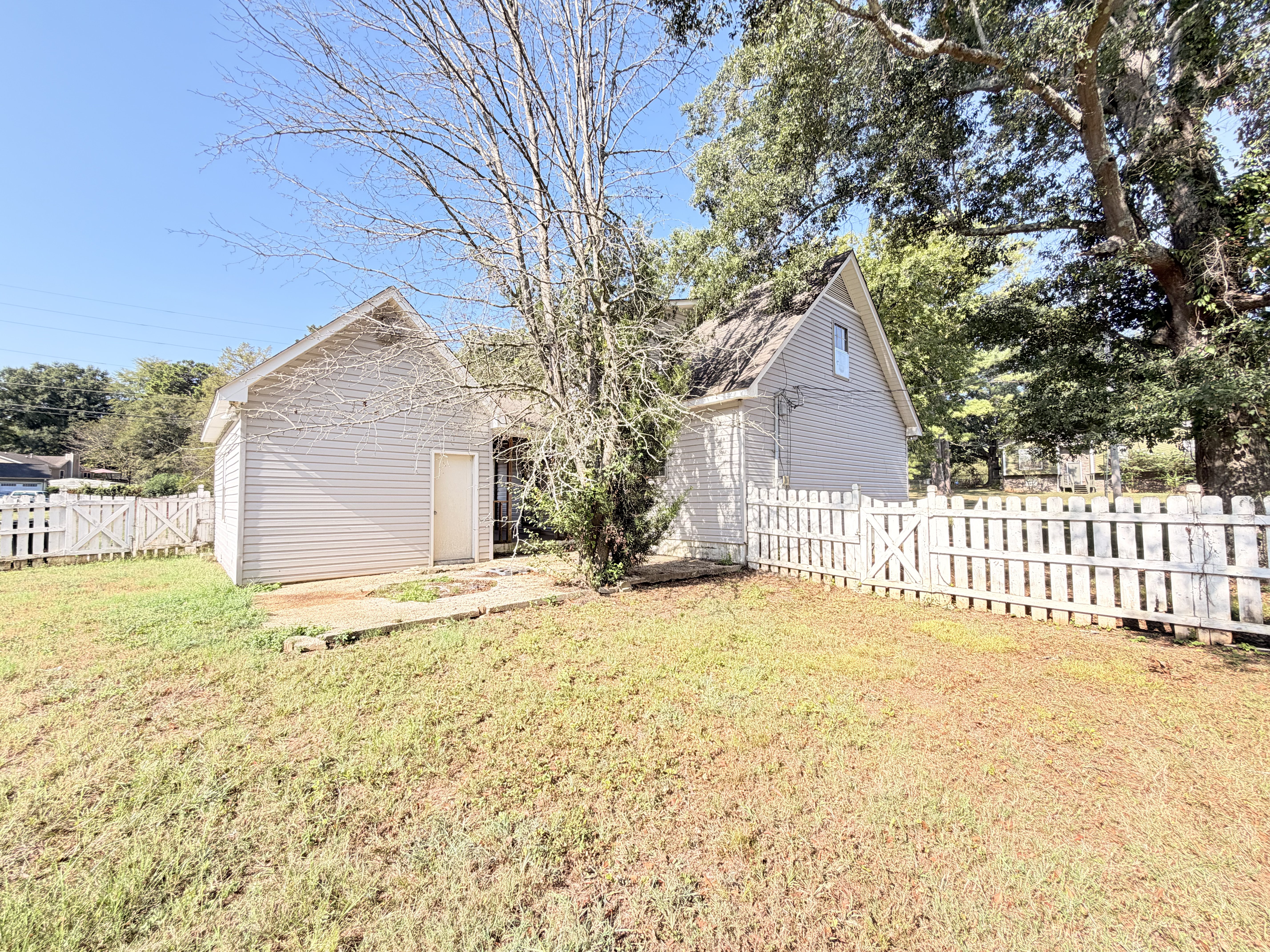 Photo 5 of 19 of 4334 Morningside Dr, Helena, AL