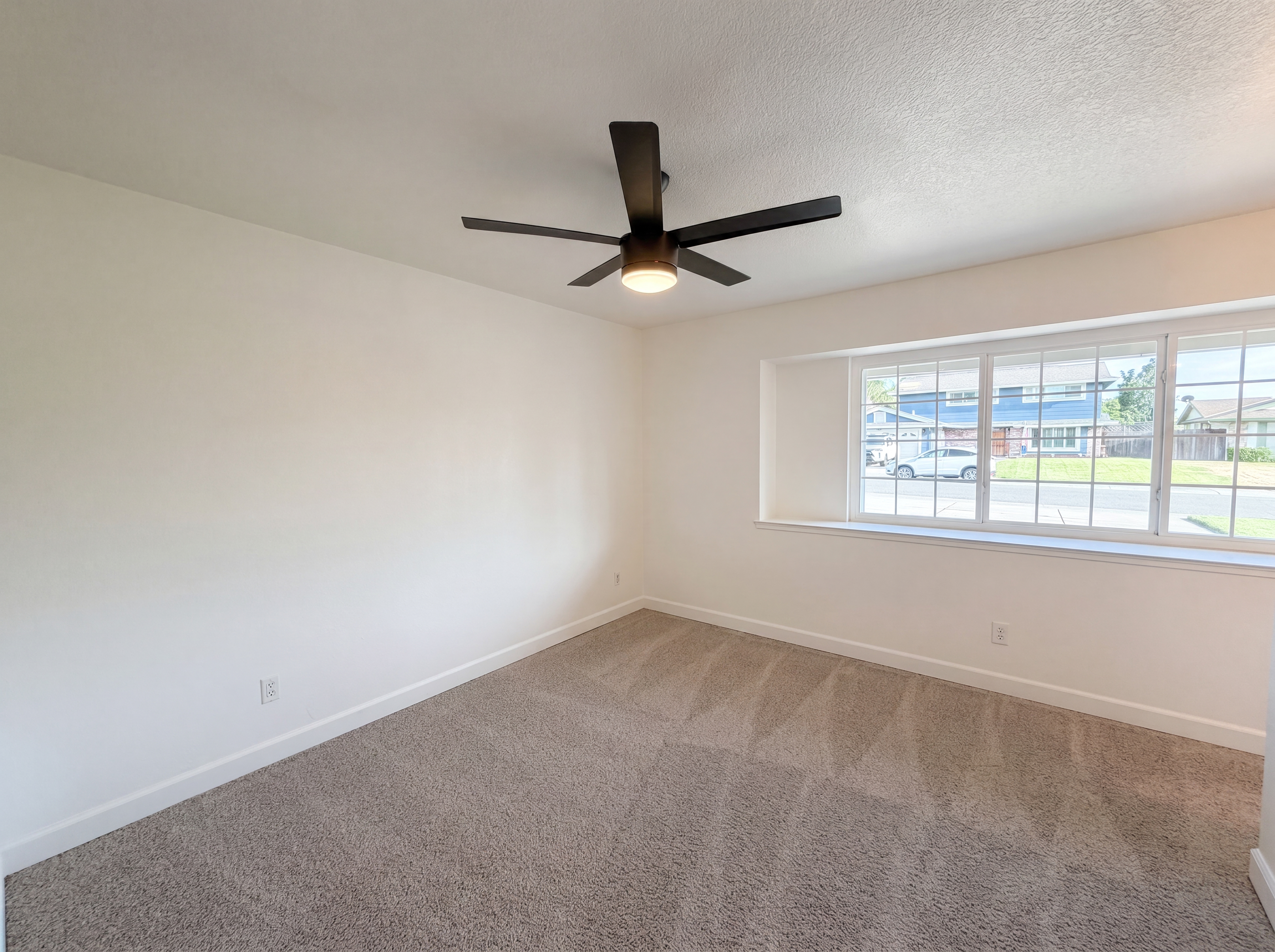 Photo 4 of 28 of 6840 Oaklawn Way, Fair Oaks, CA