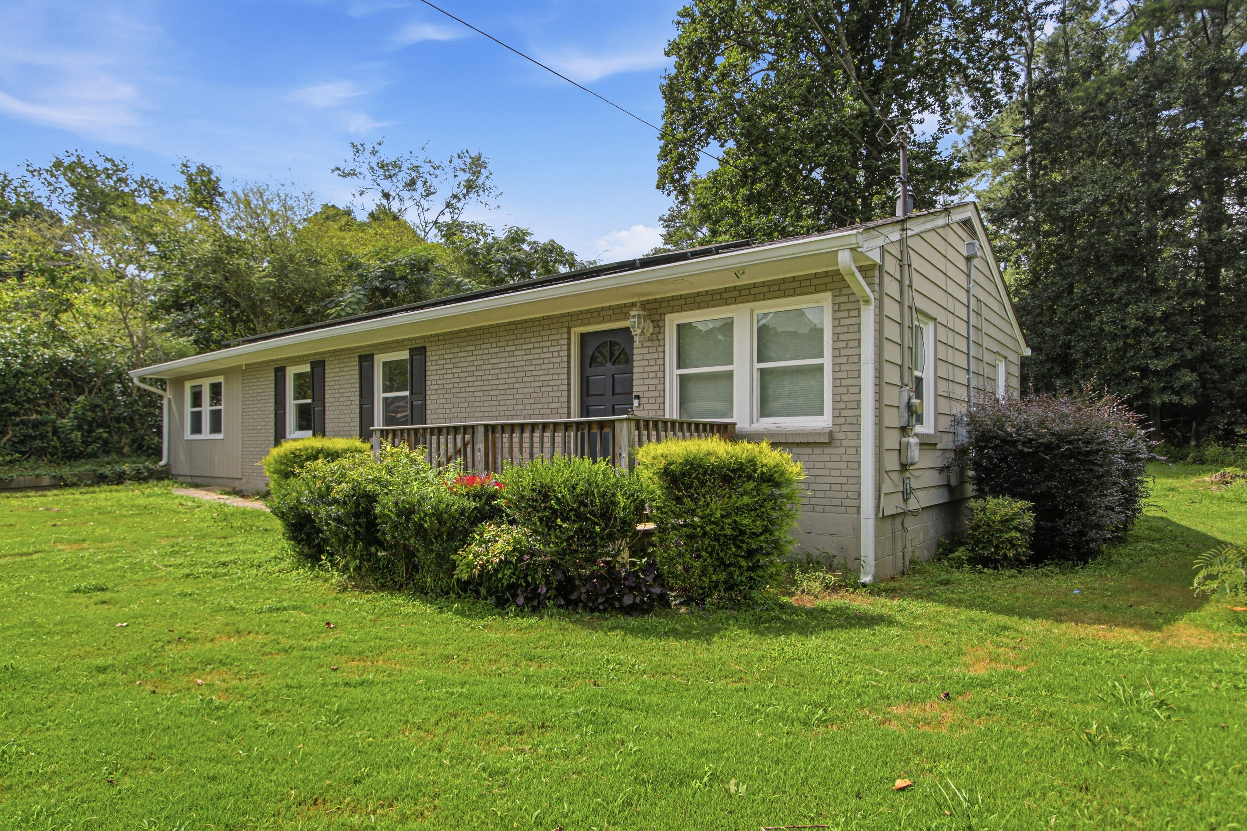 Photo 2 of 26 of 414 Paulding Ln, Dallas, GA