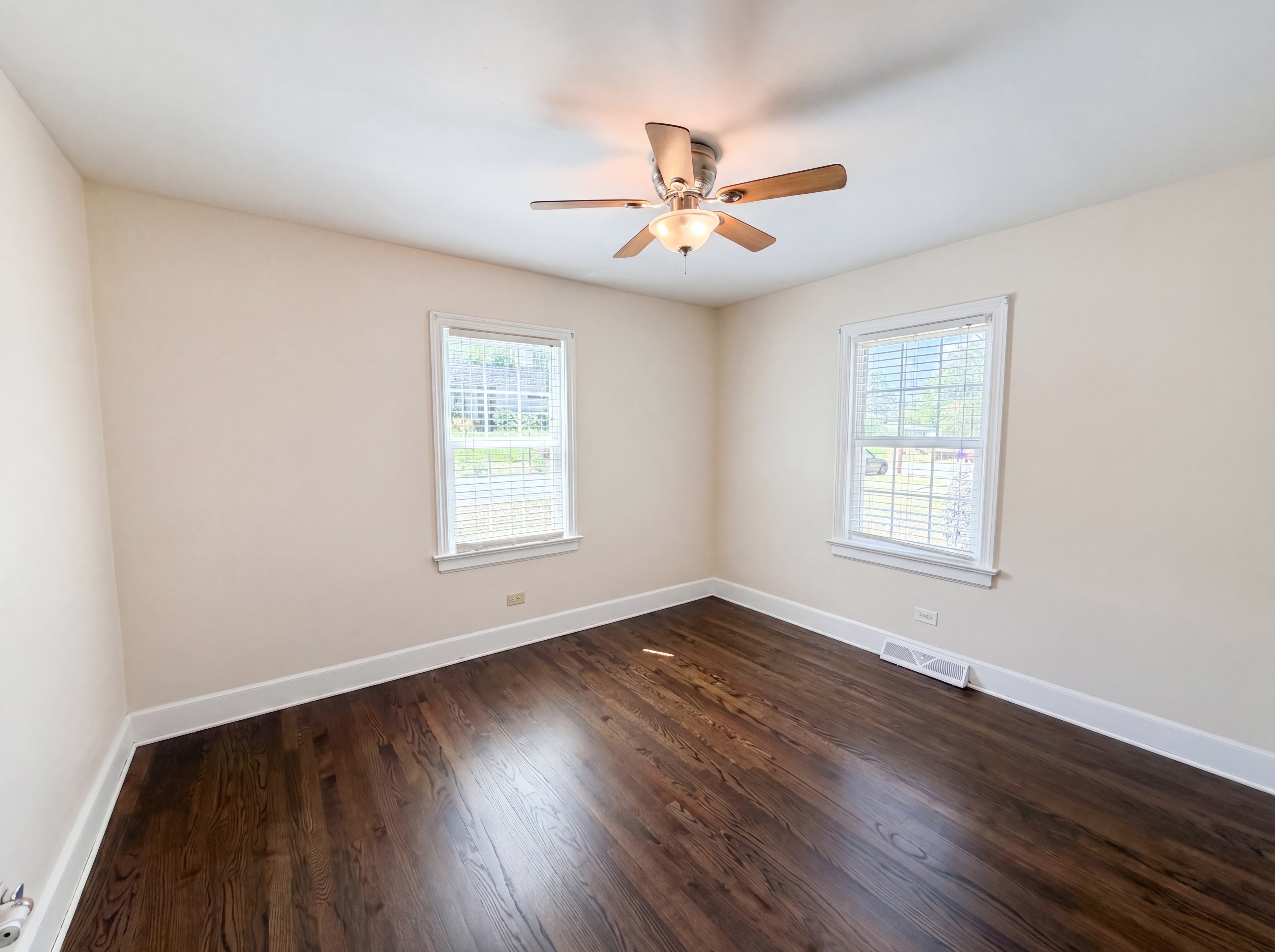 Photo 4 of 16 of 127 Nelson St, Durham, NC