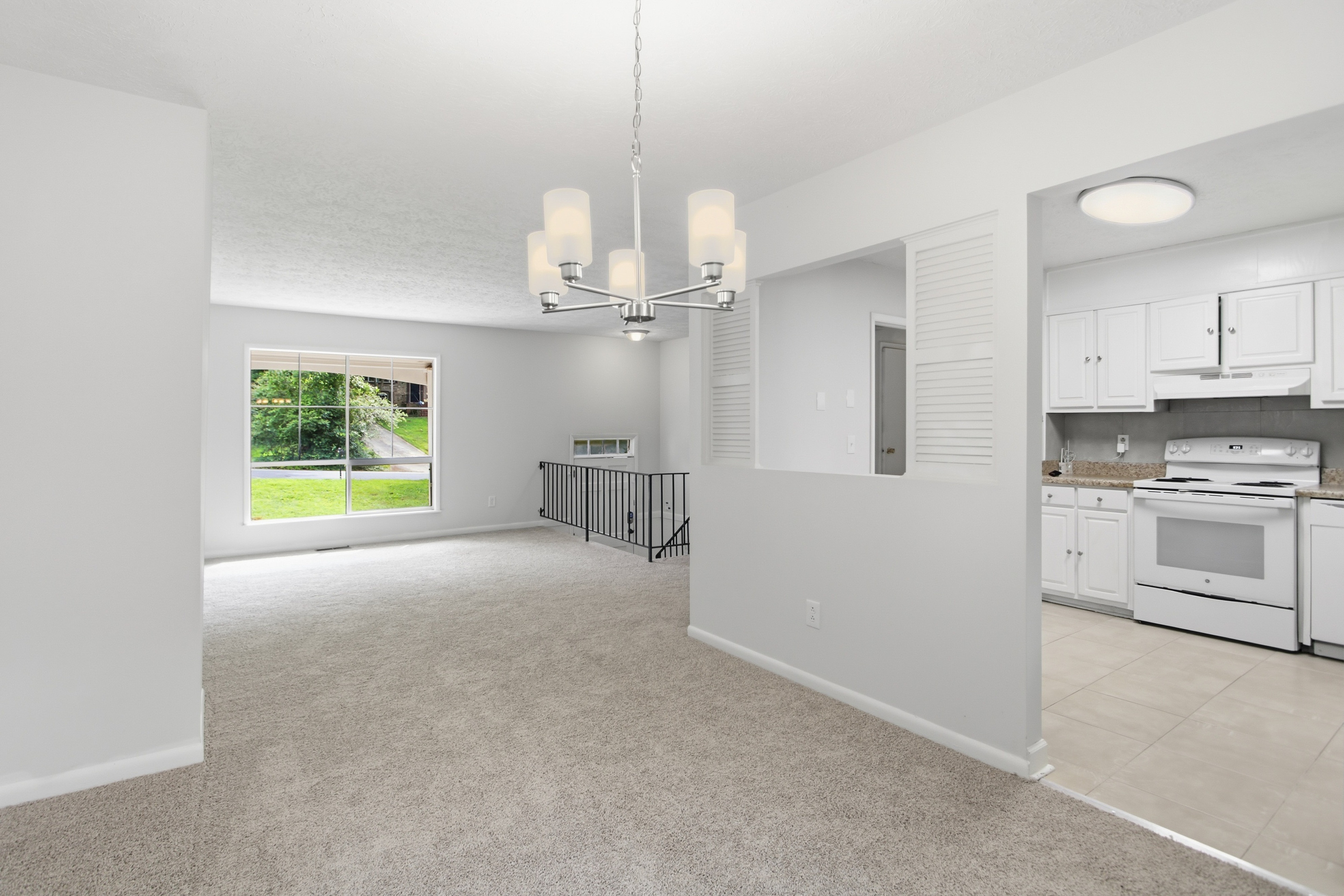 Photo 12 of 30 of 1446 Walnut Ridge Way, Stone Mountain, GA