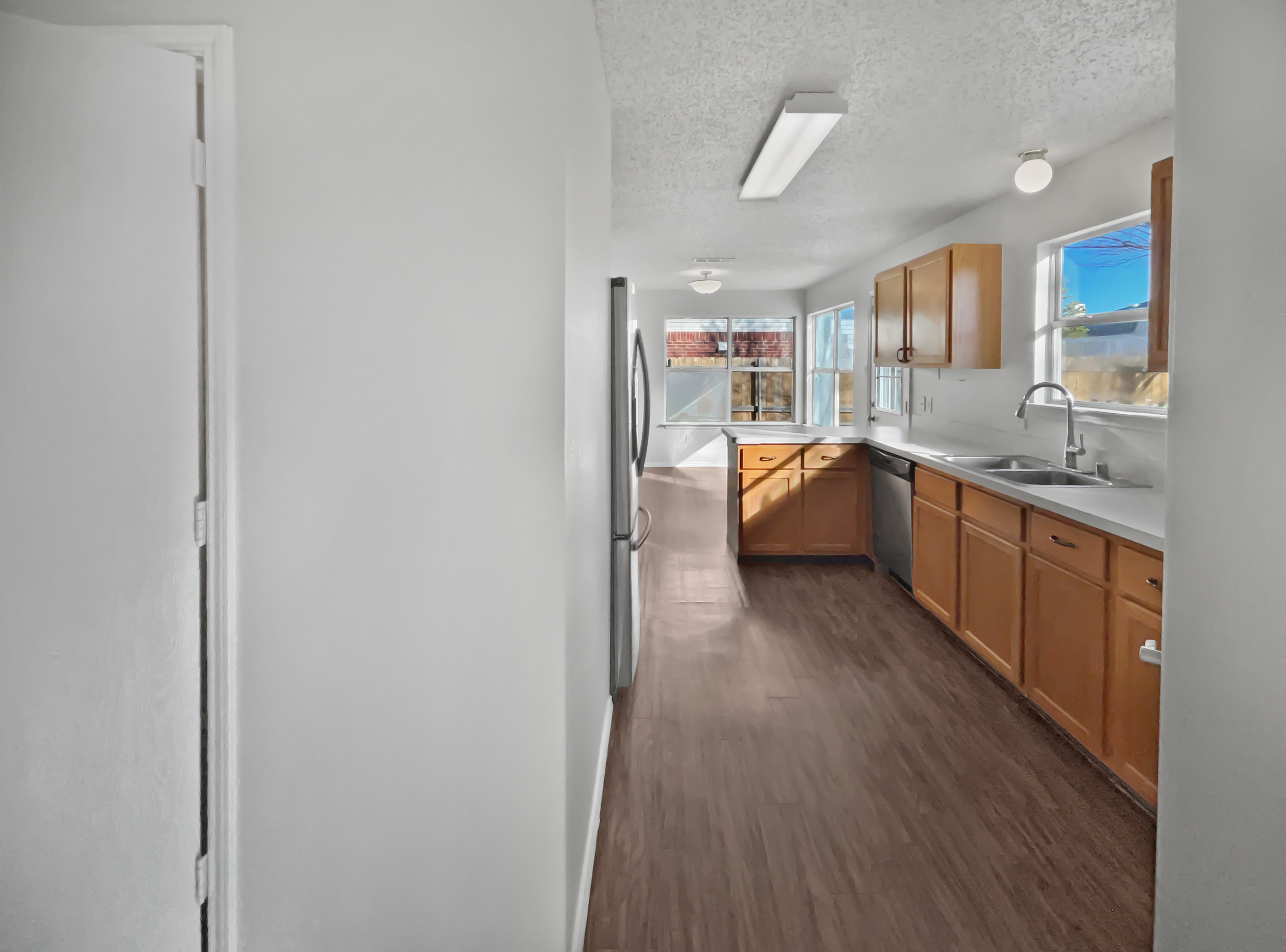 Photo 13 of 21 of 333 Longshore Dr, Little Elm, TX