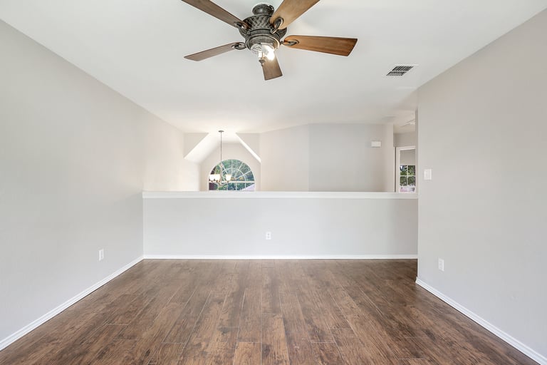 Photo 23 of 27 - 923 Silver Streak Dr, Saginaw, TX 76131