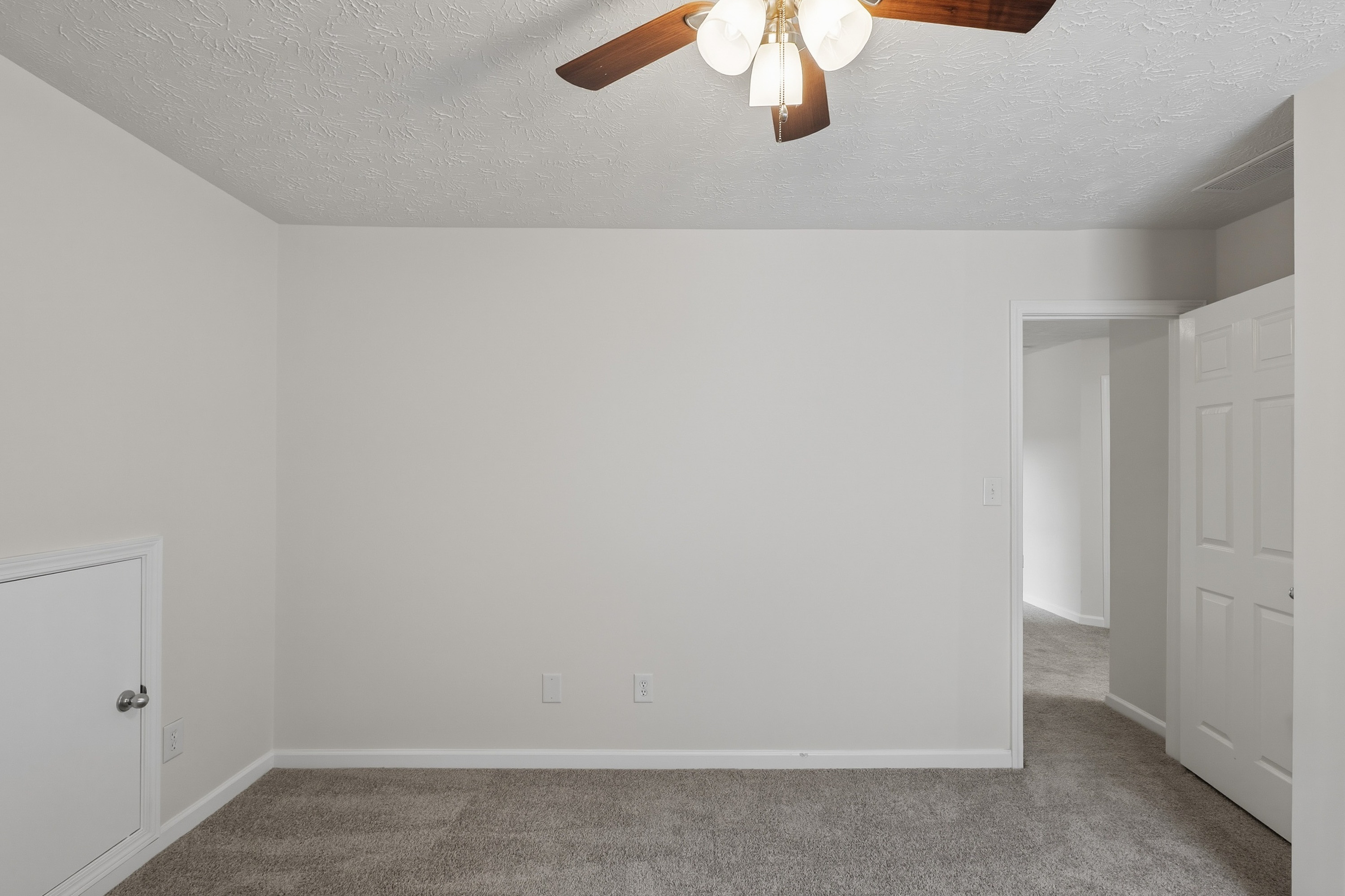 Photo 19 of 41 of 2213 Pine View Trl, Ellenwood, GA