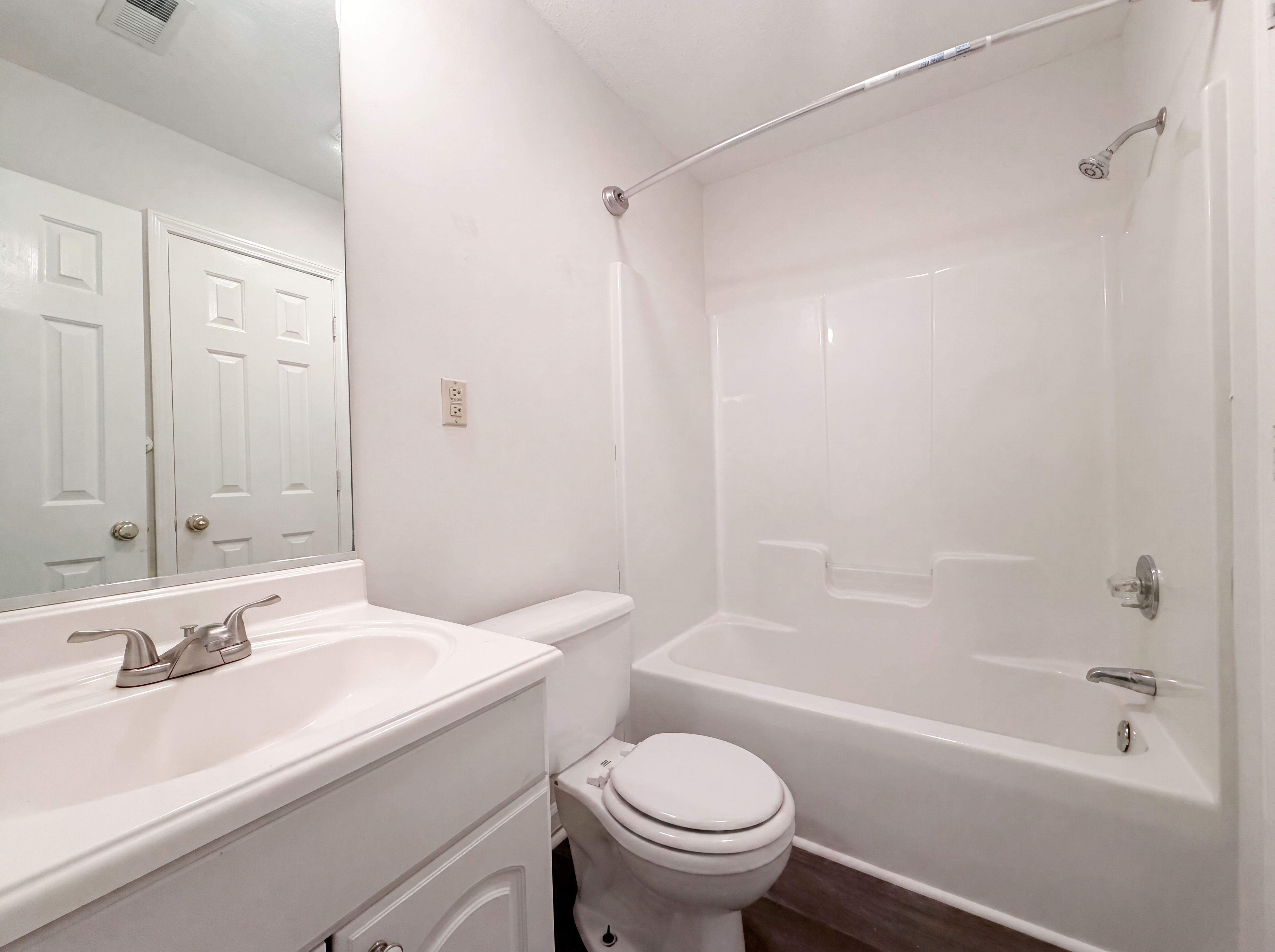 Photo 12 of 17 of 221 Grandview Dr, Statesville, NC