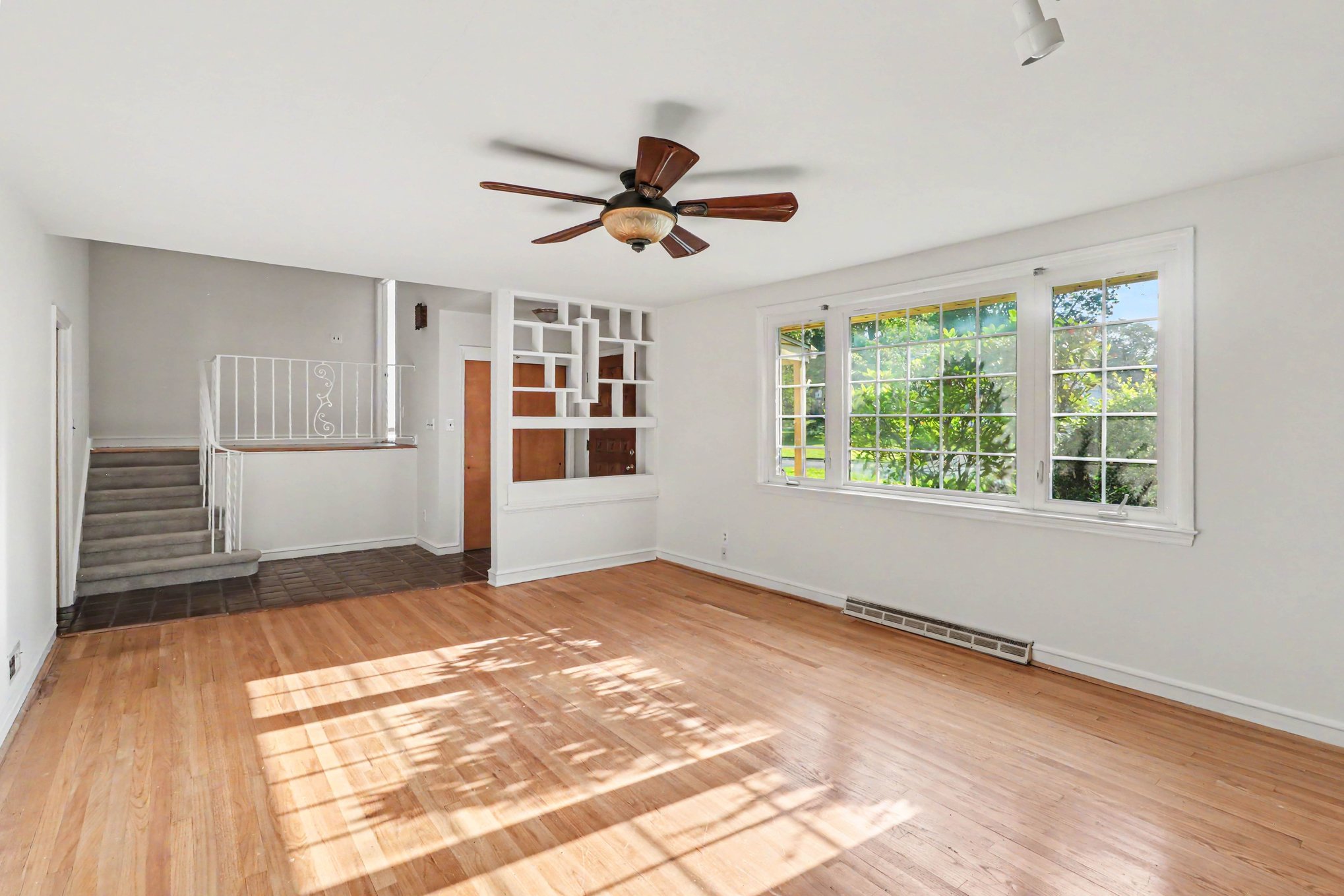 Photo 9 of 40 of 1202 Hillside Blvd, Wilmington, DE
