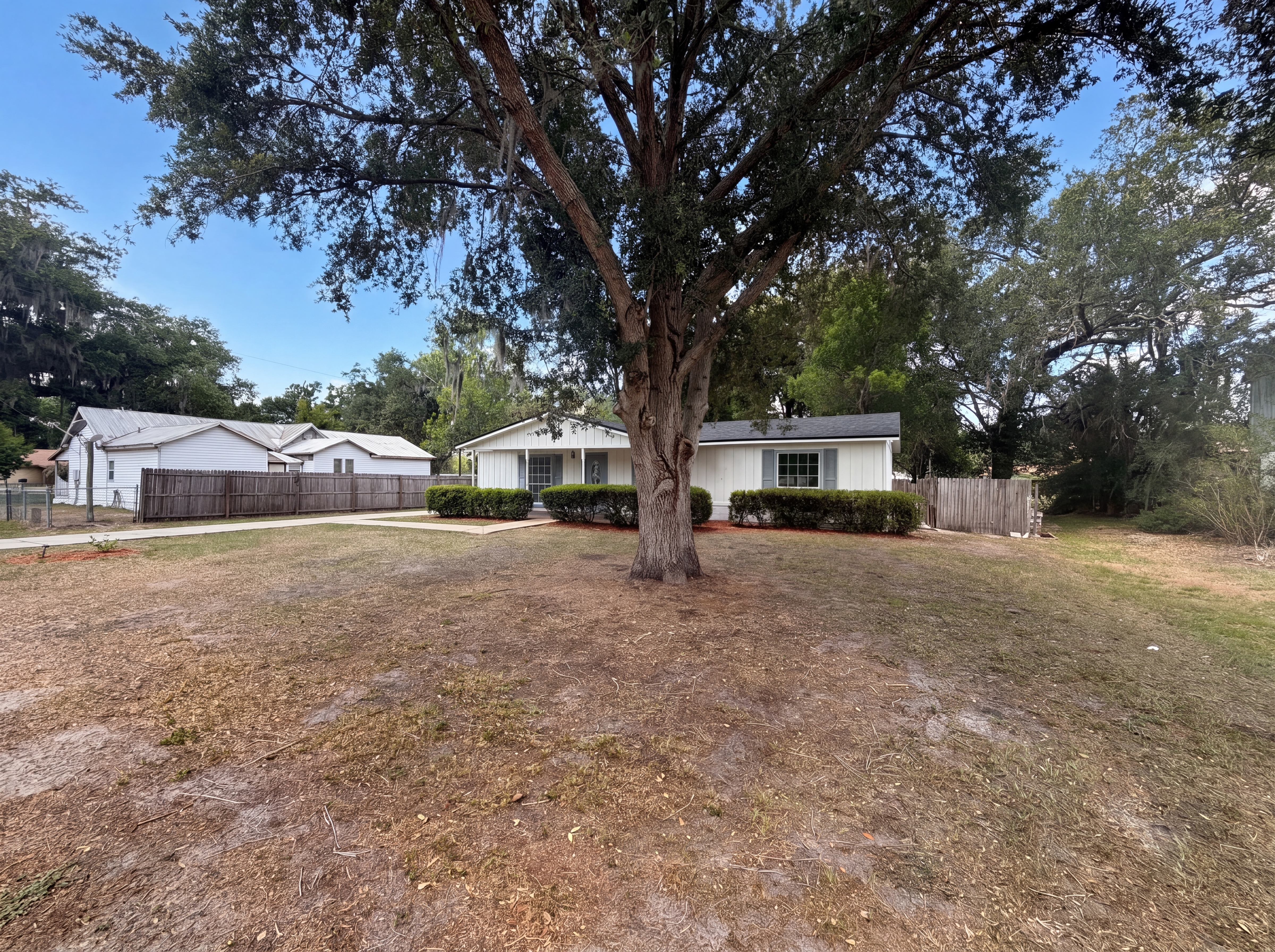 Photo 16 of 19 of 613 4th St NE, Fort Meade, FL