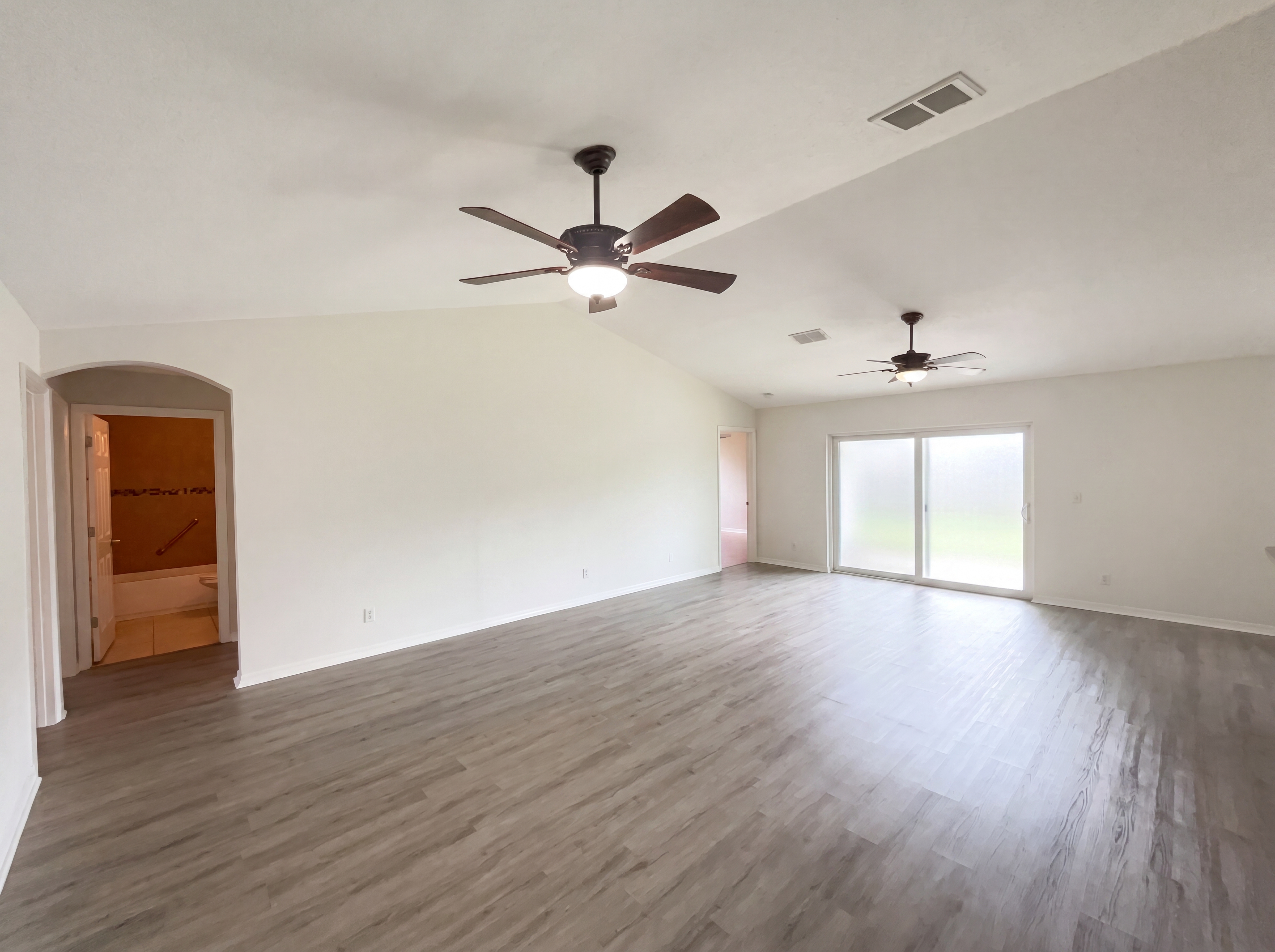 Photo 3 of 25 of 1801 Missouri Ave, Saint Cloud, FL