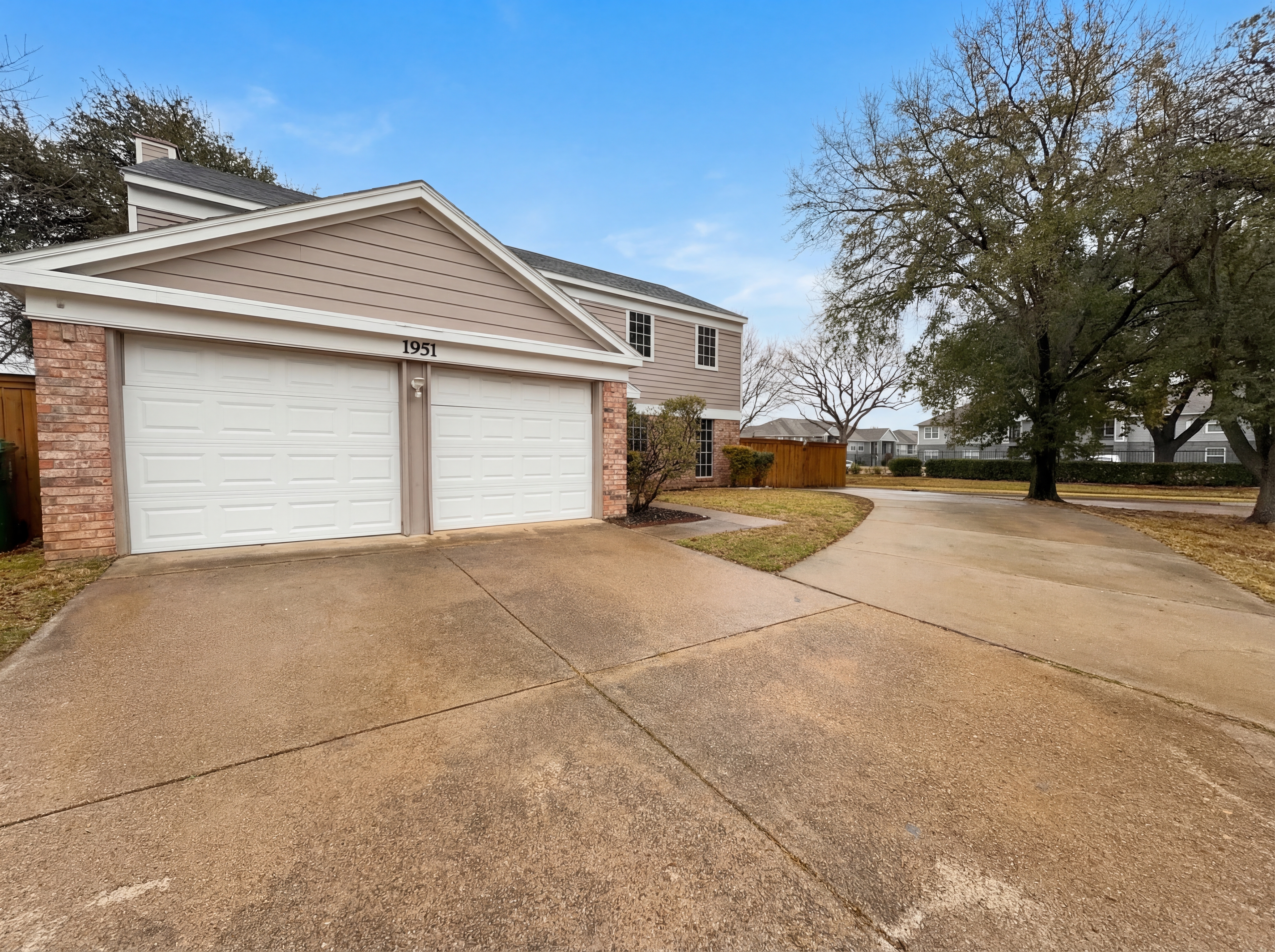 Photo 16 of 31 of 1951 Pin Oak Dr, Flower Mound, TX