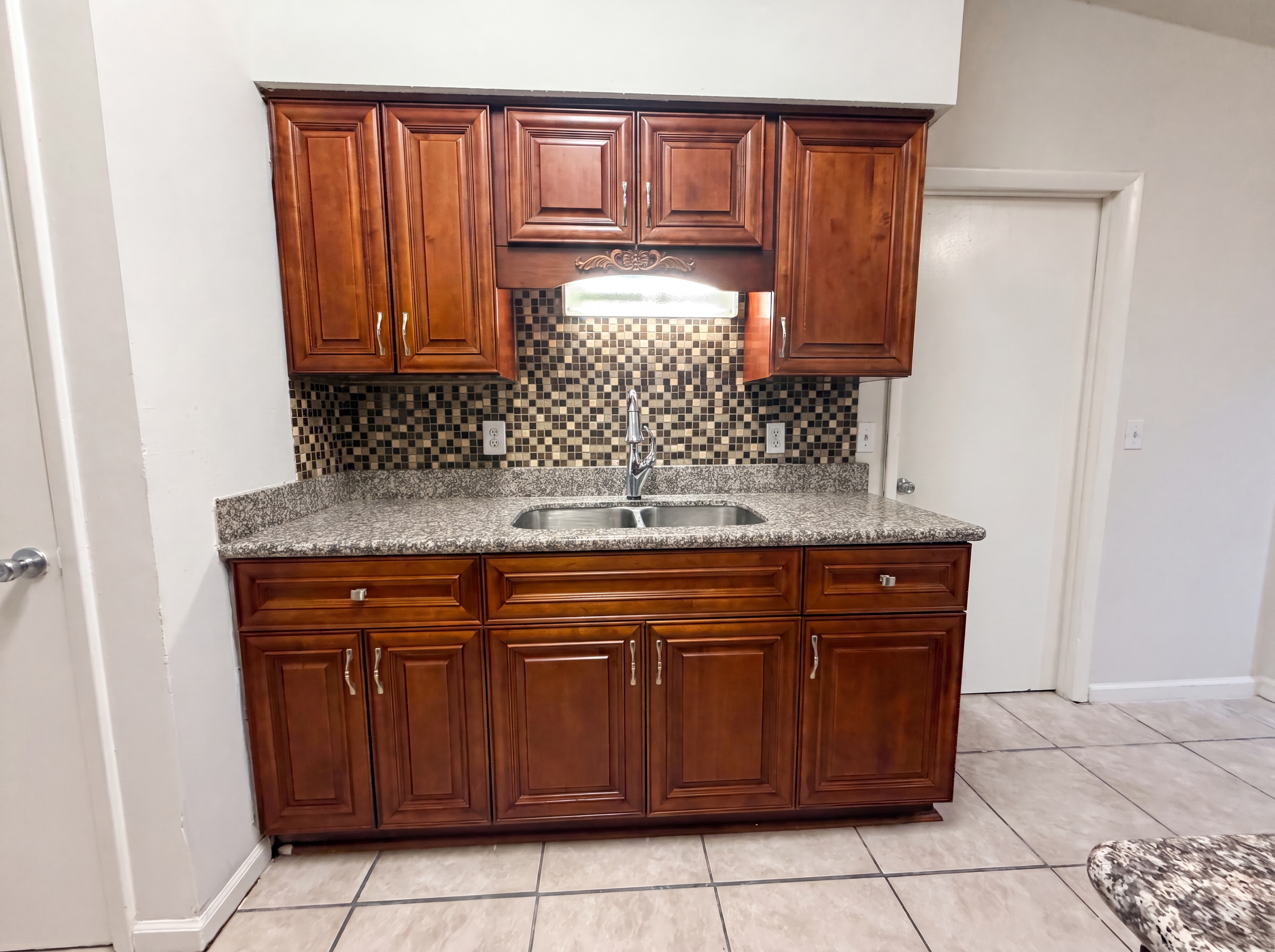 Photo 4 of 22 of 841 Chalmet Ln, Jacksonville, FL