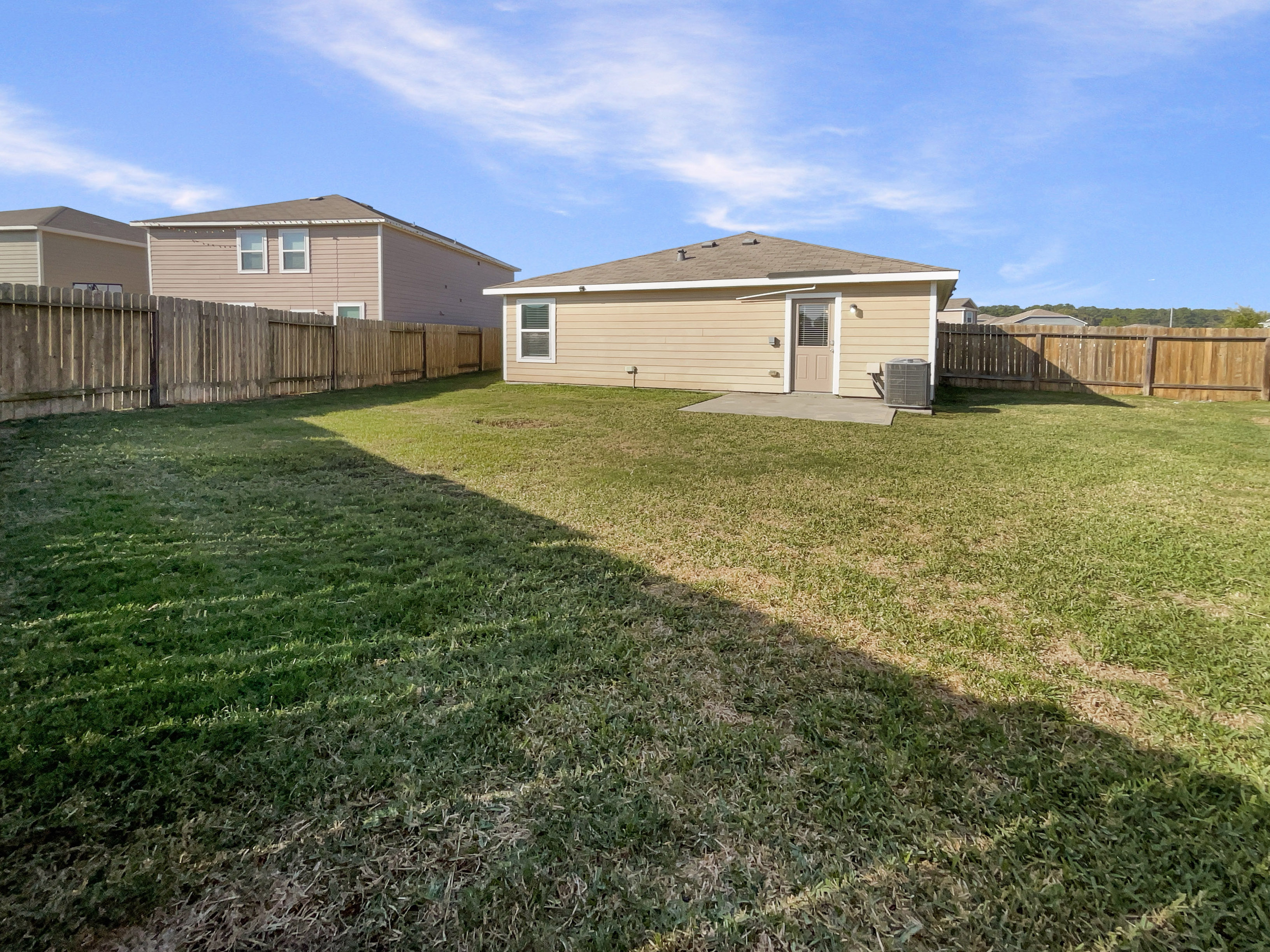 Photo 5 of 17 of 28025 Irving Dr, Magnolia, TX