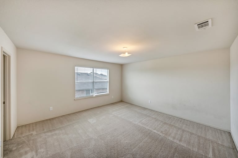 Photo 24 of 28 - 252 Rock Meadow Dr, Crowley, TX 76036