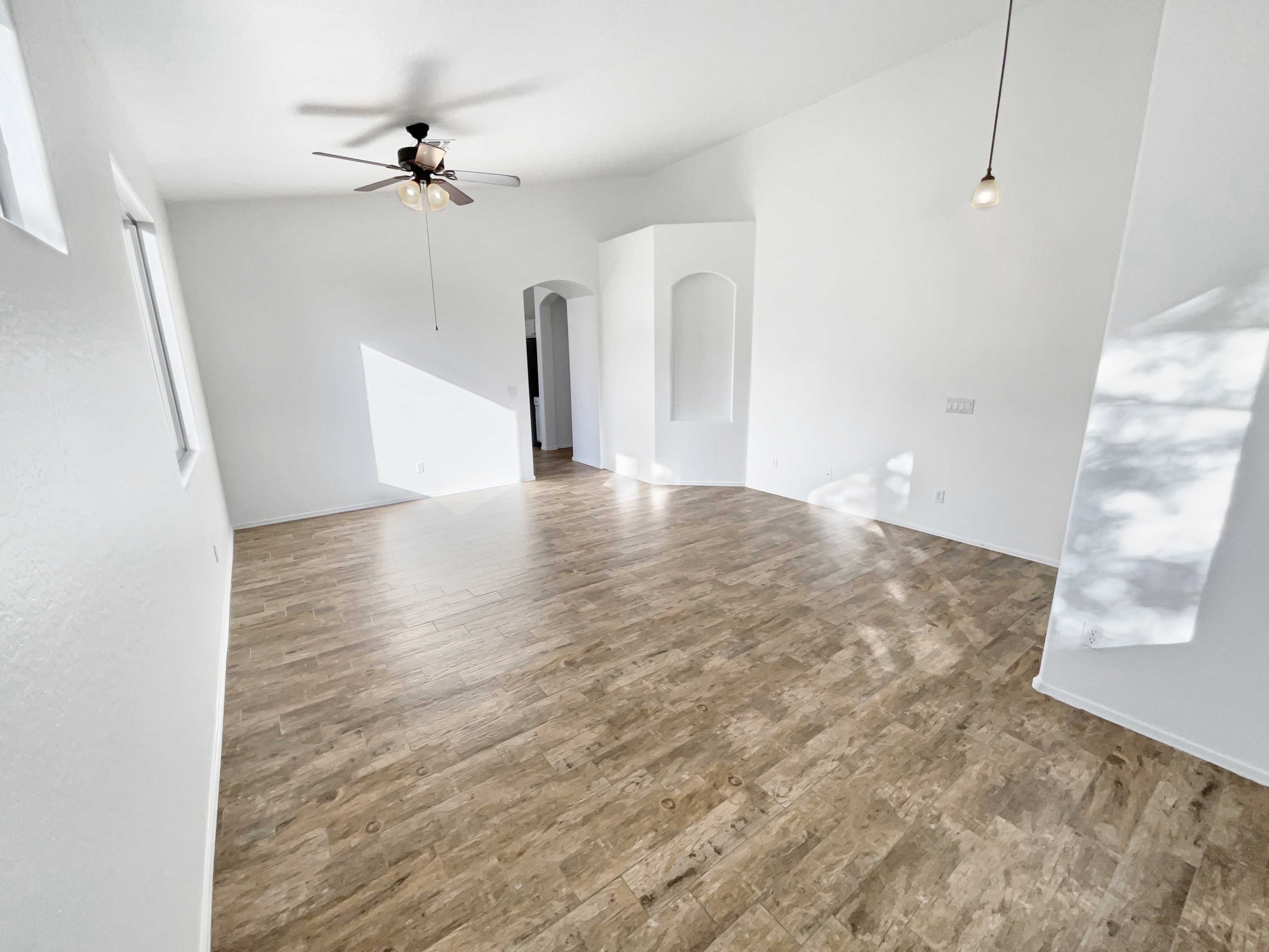 Photo 7 of 27 of 18184 W Desert Blossom Dr, Goodyear, AZ
