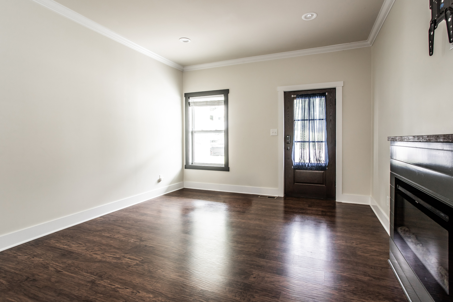Photo 7 of 21 of 2510 E Glenwood Ave, Knoxville, TN