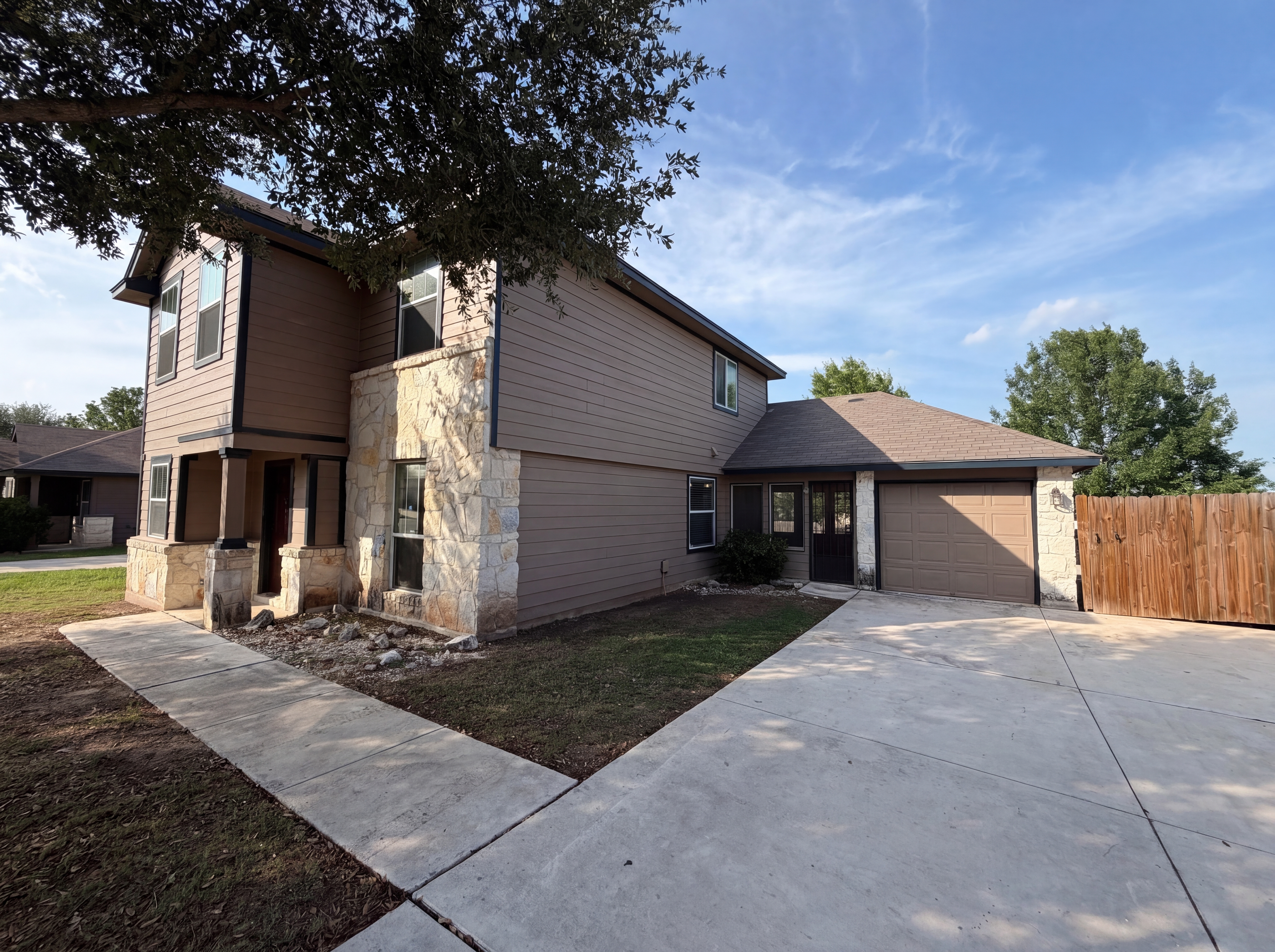 Photo 13 of 17 of 1108 Wind Haven Dr, New Braunfels, TX