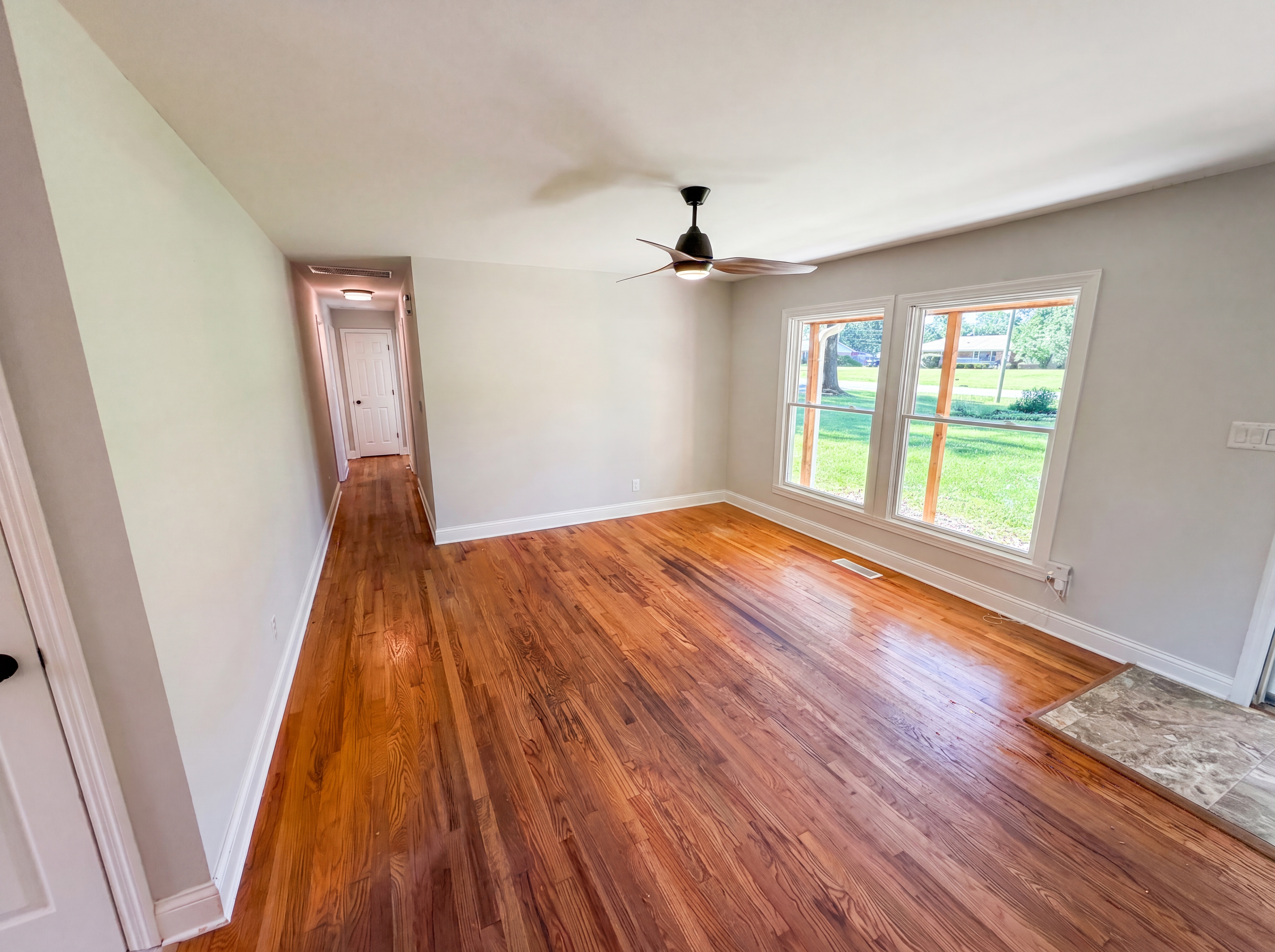 Photo 8 of 17 of 5110 Winston Dr, Indianapolis, IN