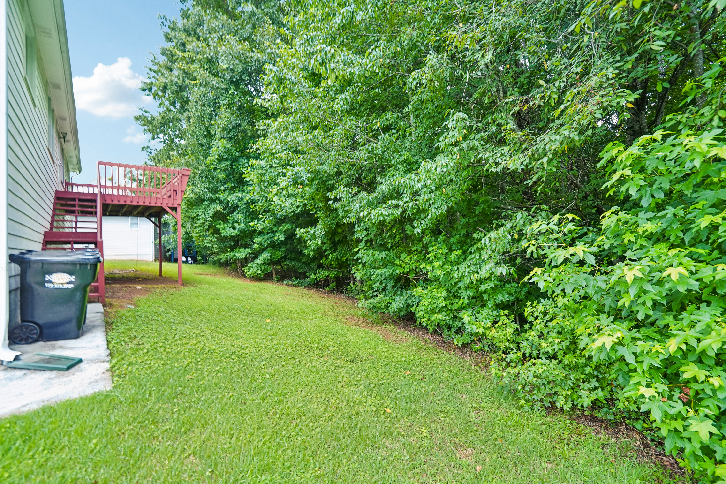 Photo 14 of 28 of 484 Legacy Park Dr, Powder Springs, GA