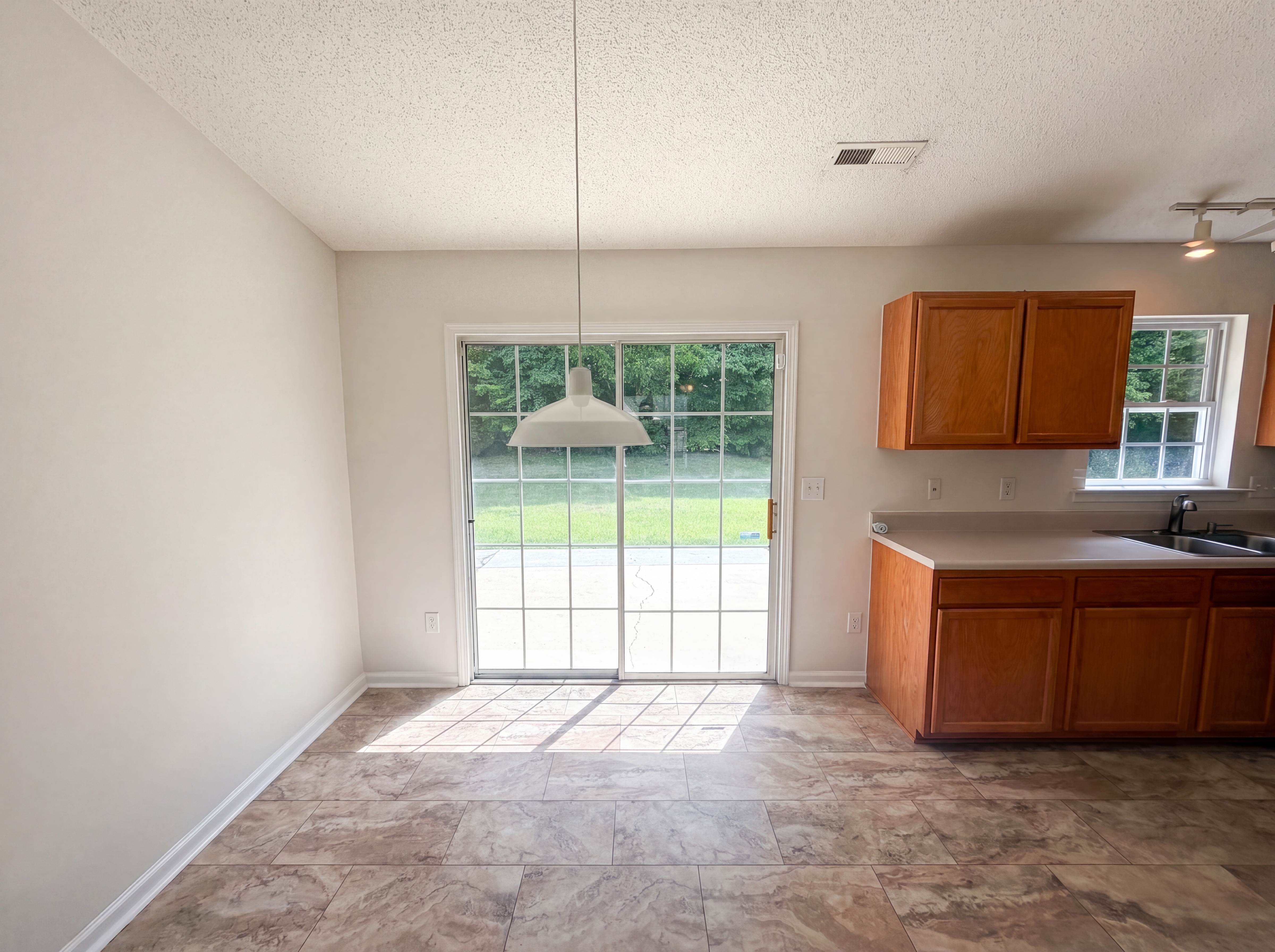 Photo 6 of 17 of 1807 Antler Ct, Greensboro, NC