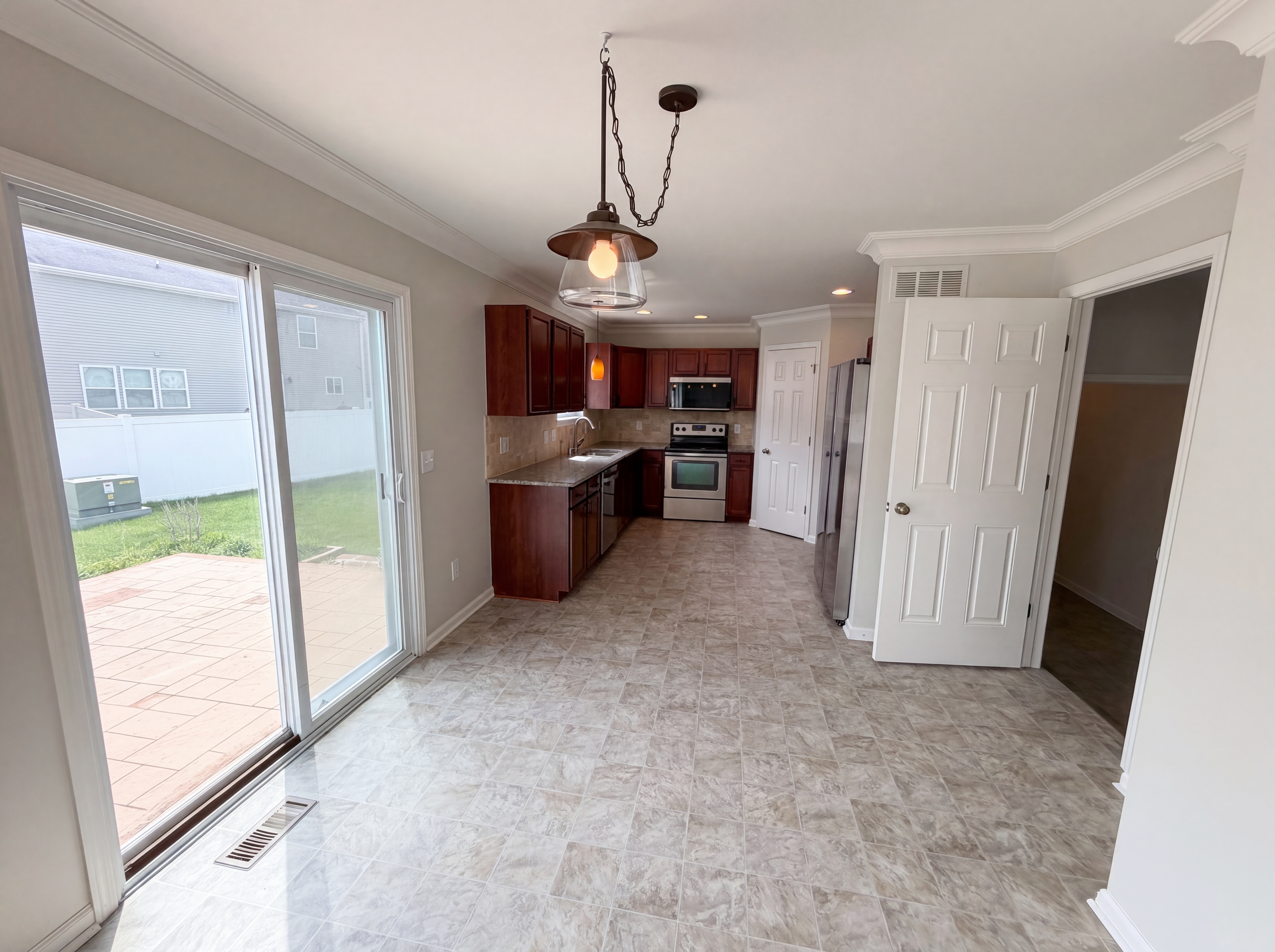 Photo 10 of 44 of 42824 Greystone Dr, Sterling Heights, MI