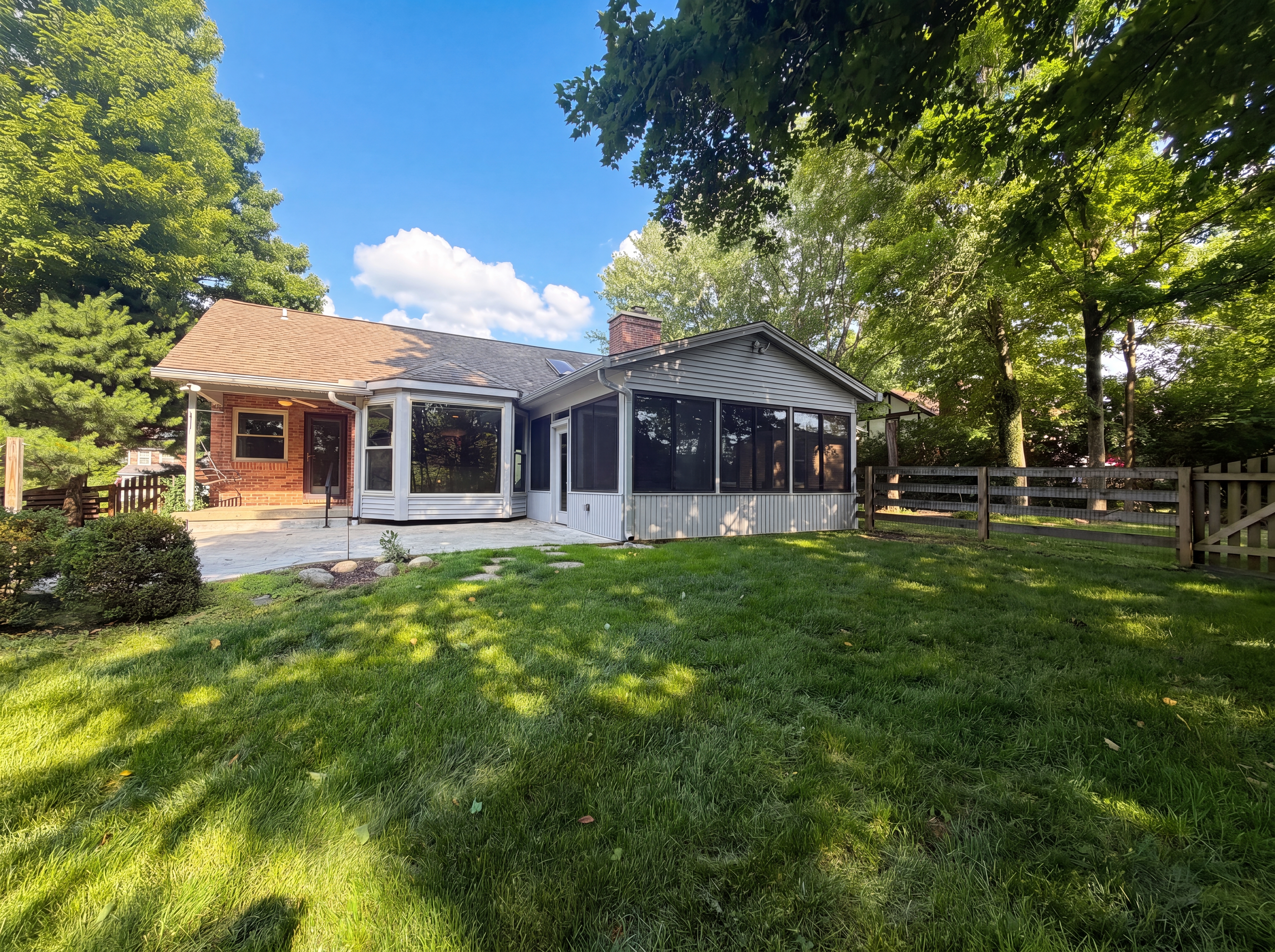 Photo 5 of 23 of 2129 Greenpine Dr, Cincinnati, OH