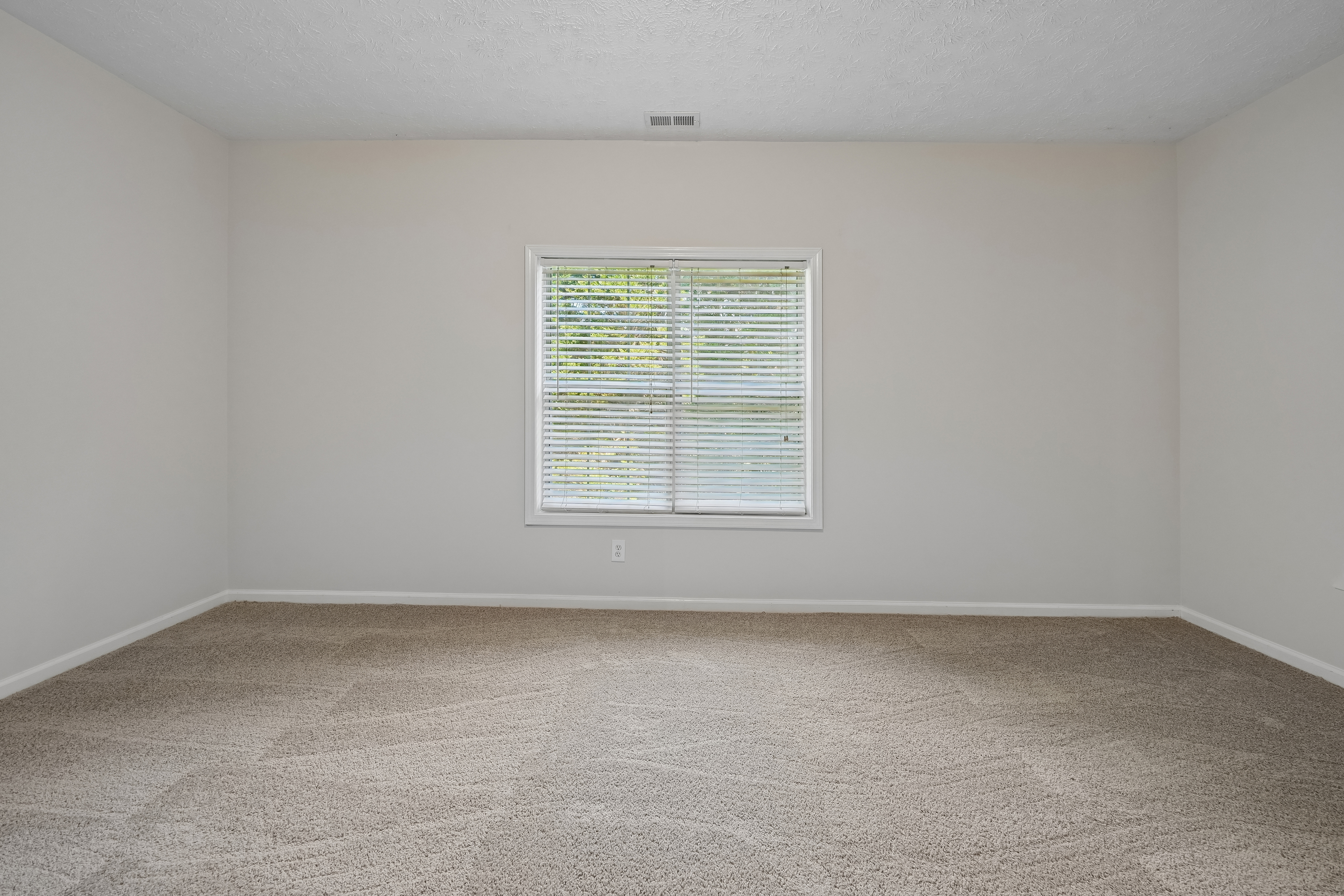 Photo 21 of 37 of 3493 Dunbar Ln, Suwanee, GA