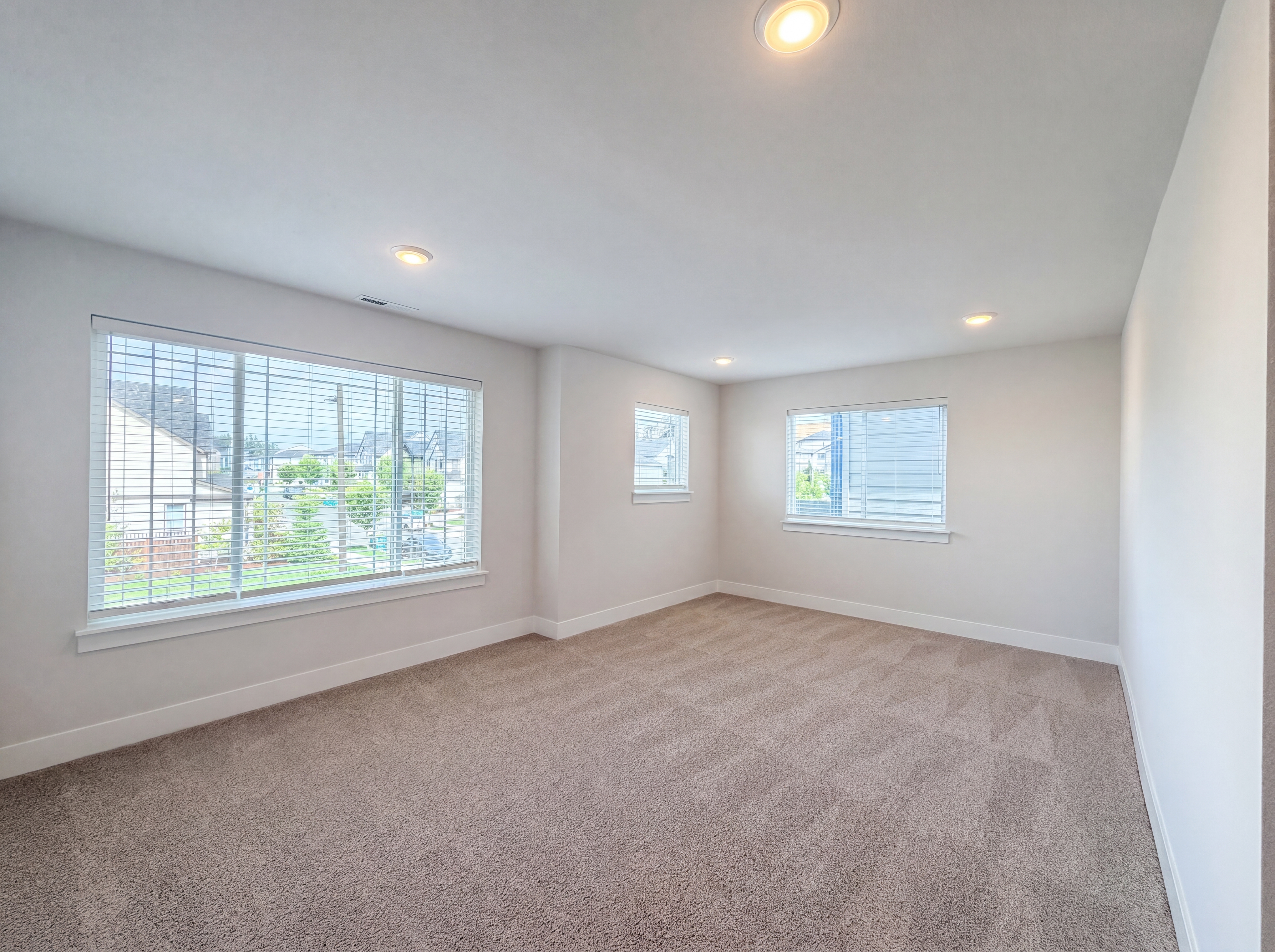 Photo 14 of 24 of 12706 SW Incline Dr, Beaverton, OR
