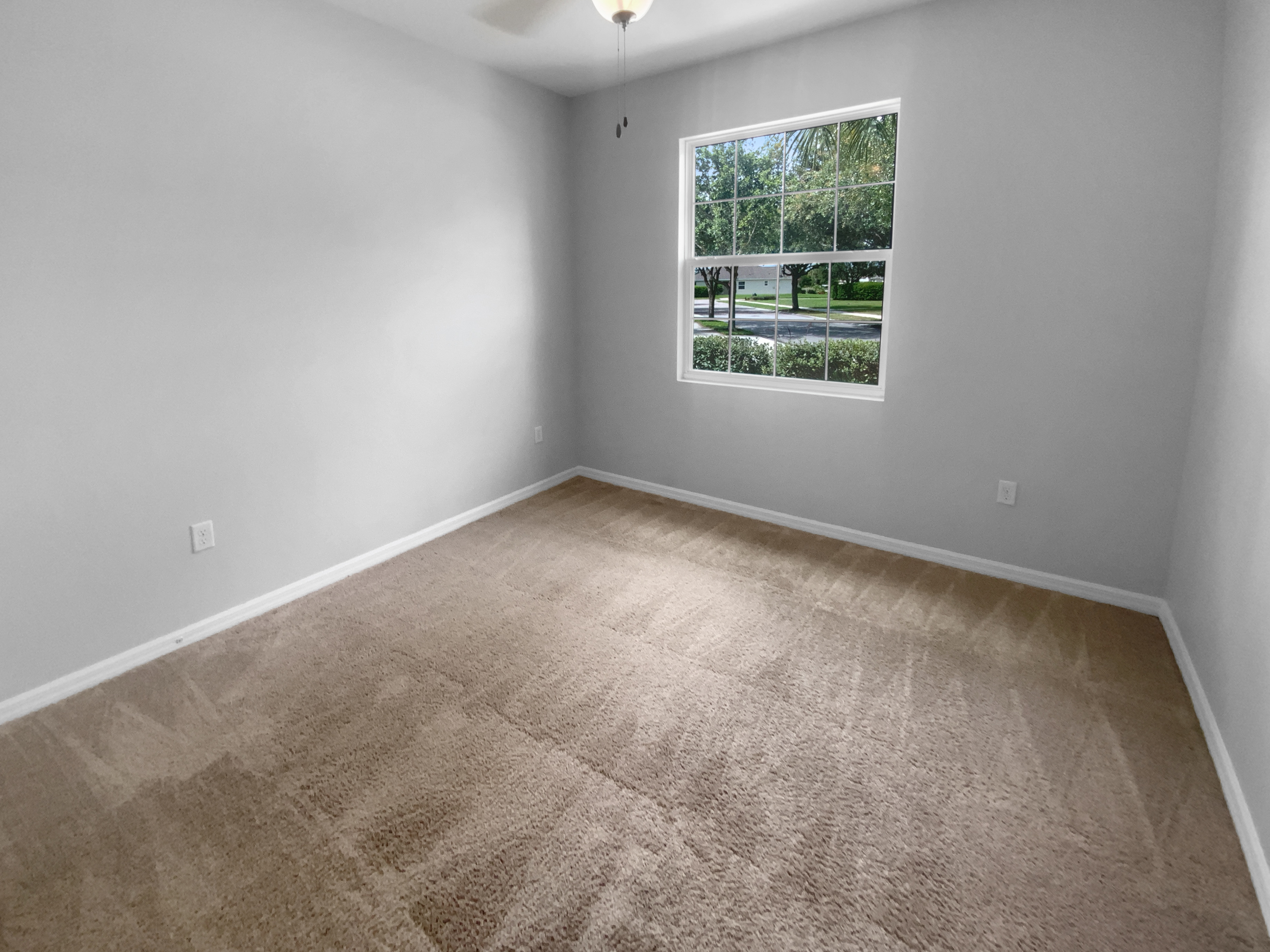 Photo 5 of 25 of 33083 Windelstraw Dr, Wesley Chapel, FL