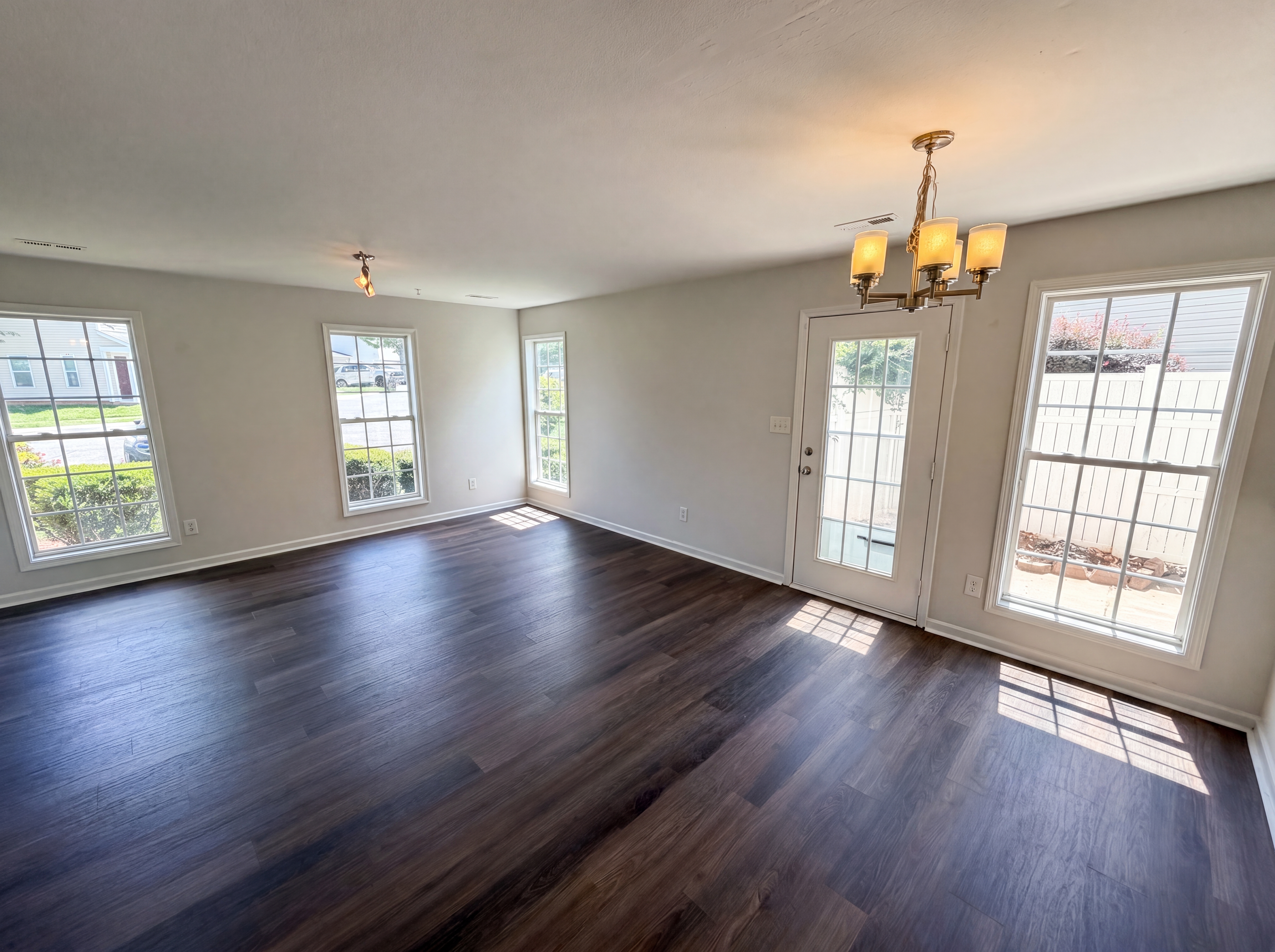 Photo 11 of 21 of 3831 Mohawk Ct, Charlotte, NC