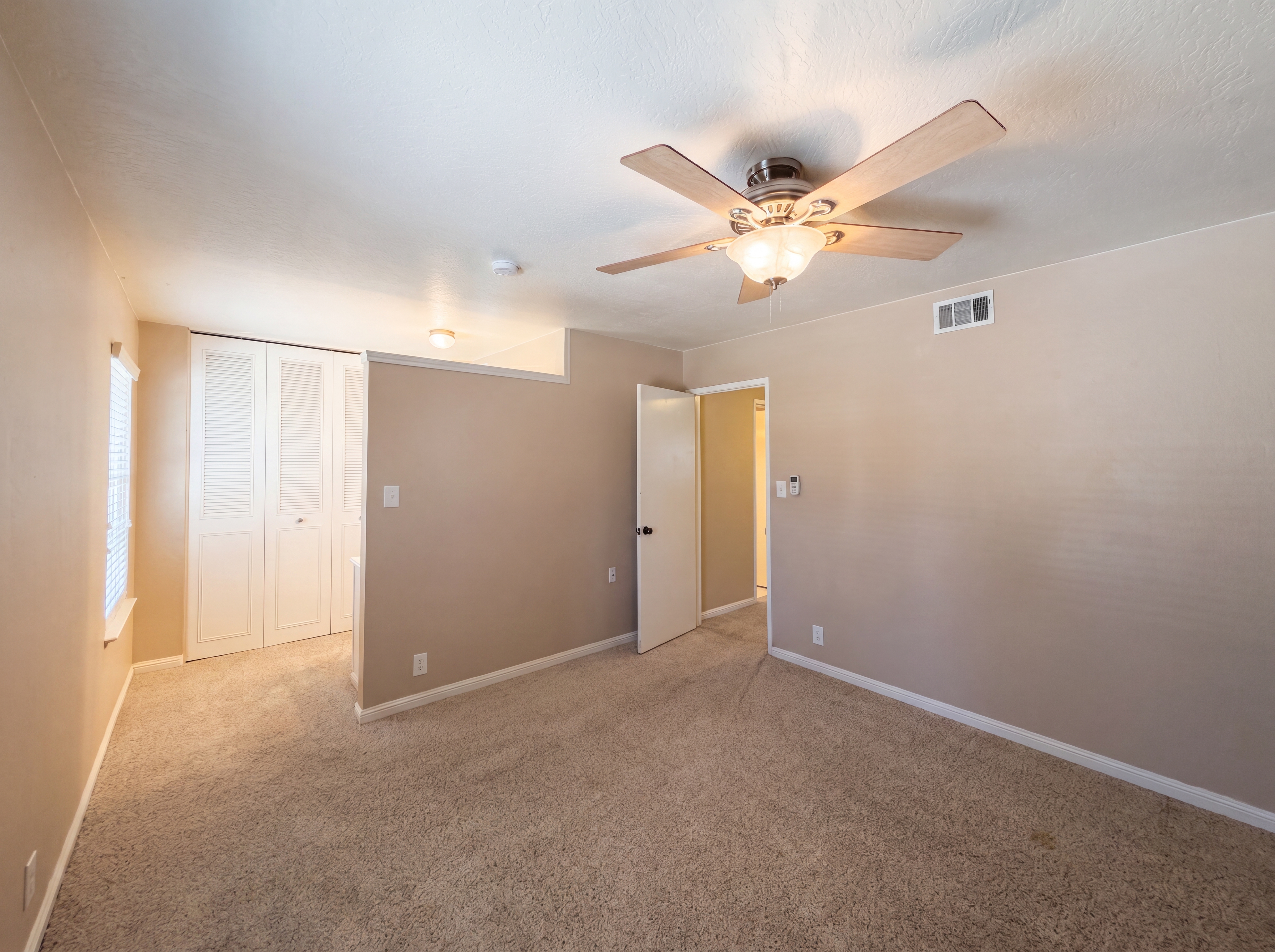 Photo 13 of 38 of 4828 Rockland Way, Fair Oaks, CA