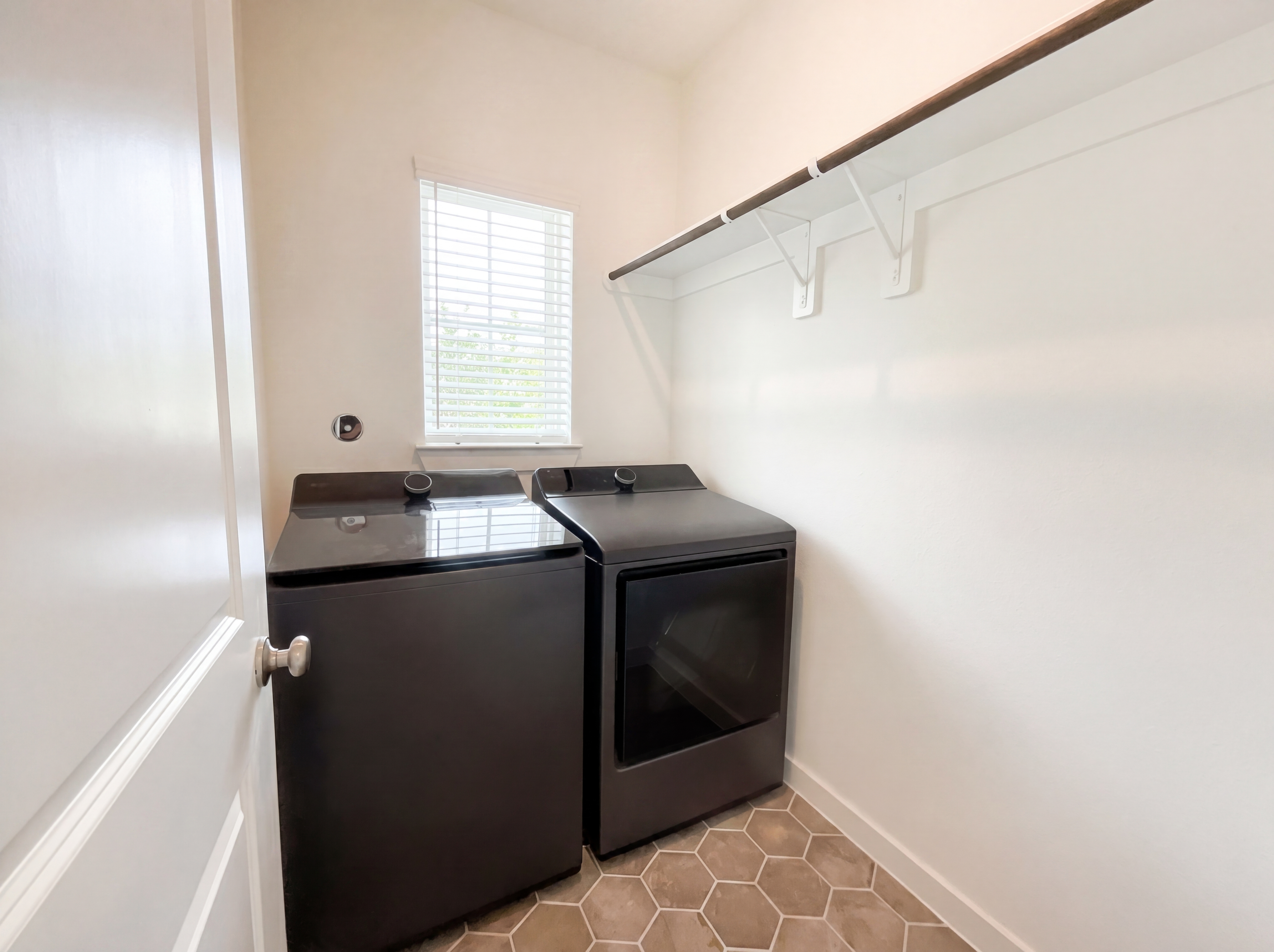 Photo 17 of 19 of 118 Neches Nook Ct, Conroe, TX