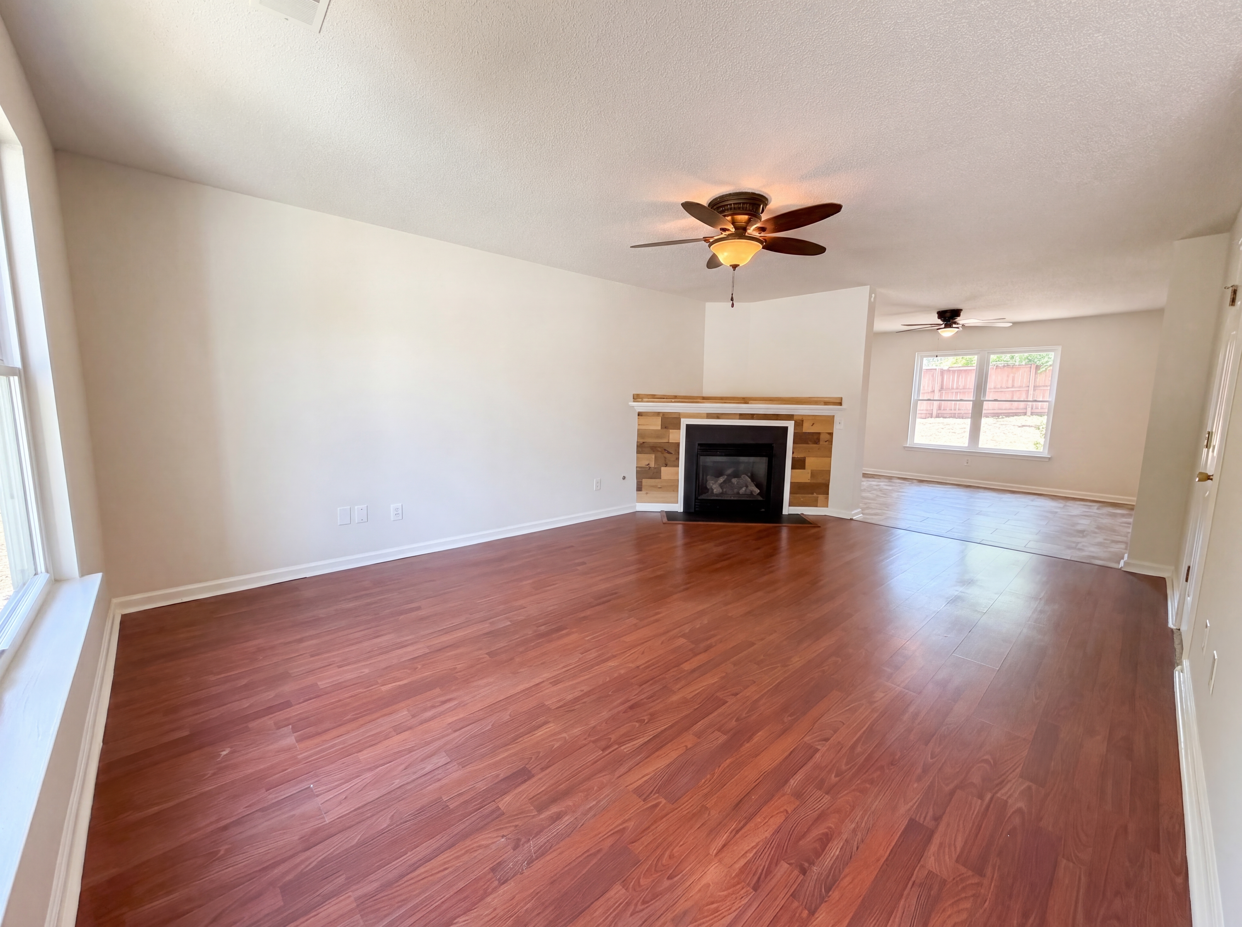 Photo 3 of 26 of 5 Hempstead Pl, Columbia, SC