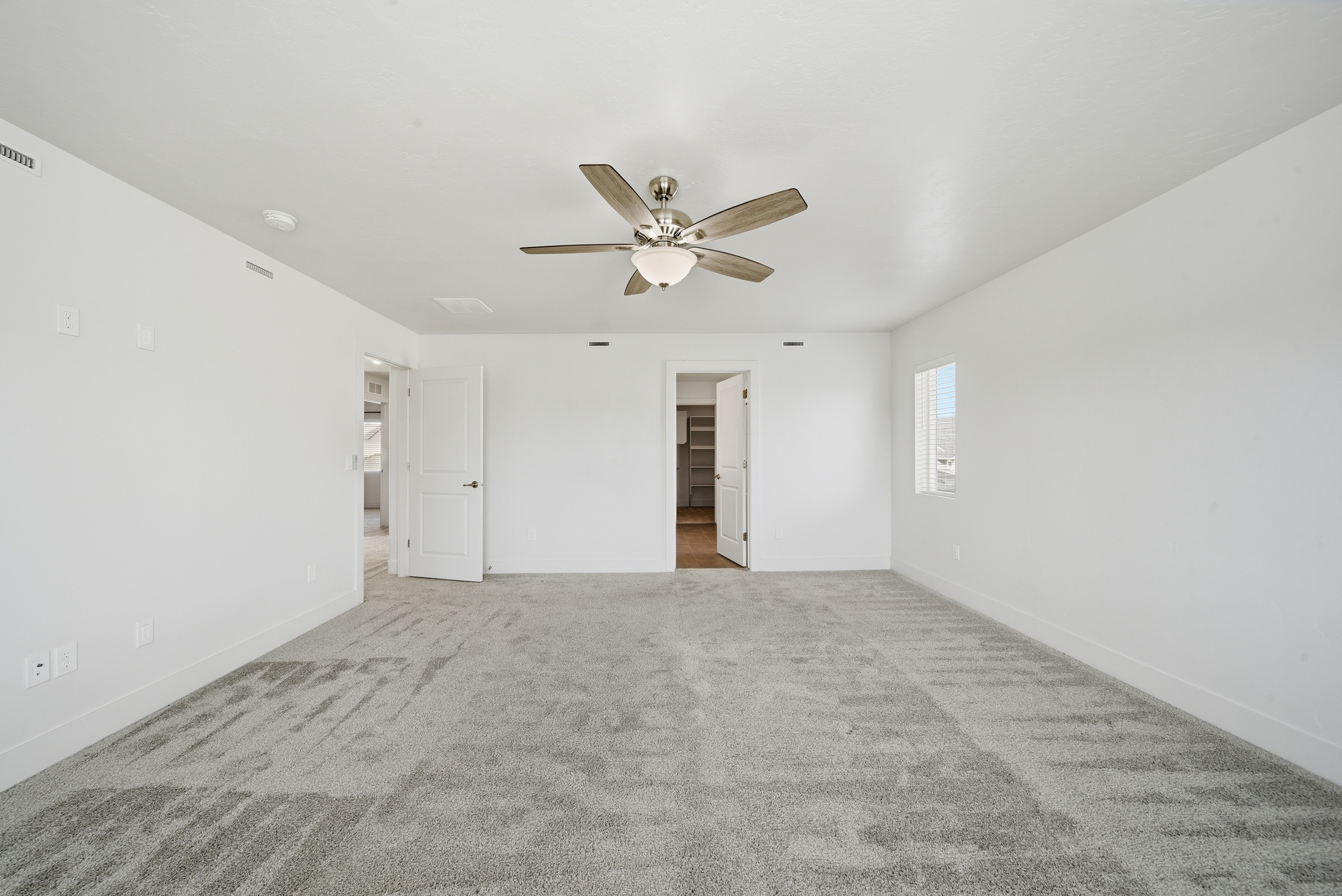 Photo 14 of 38 of 11079 Roaring Fork St, Caldwell, ID