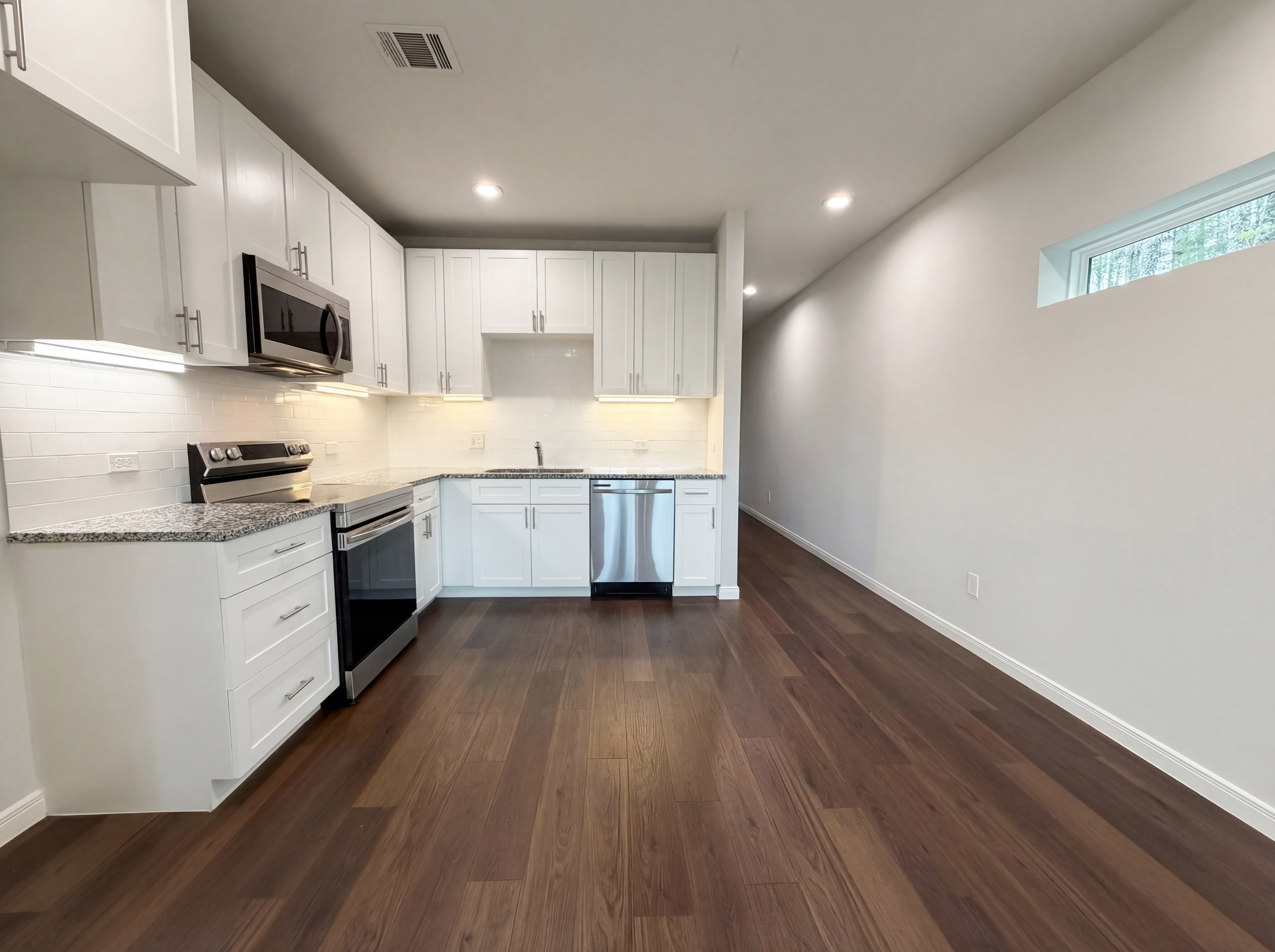 Photo 9 of 17 of 18803 Luminescent Ln, Spring, TX