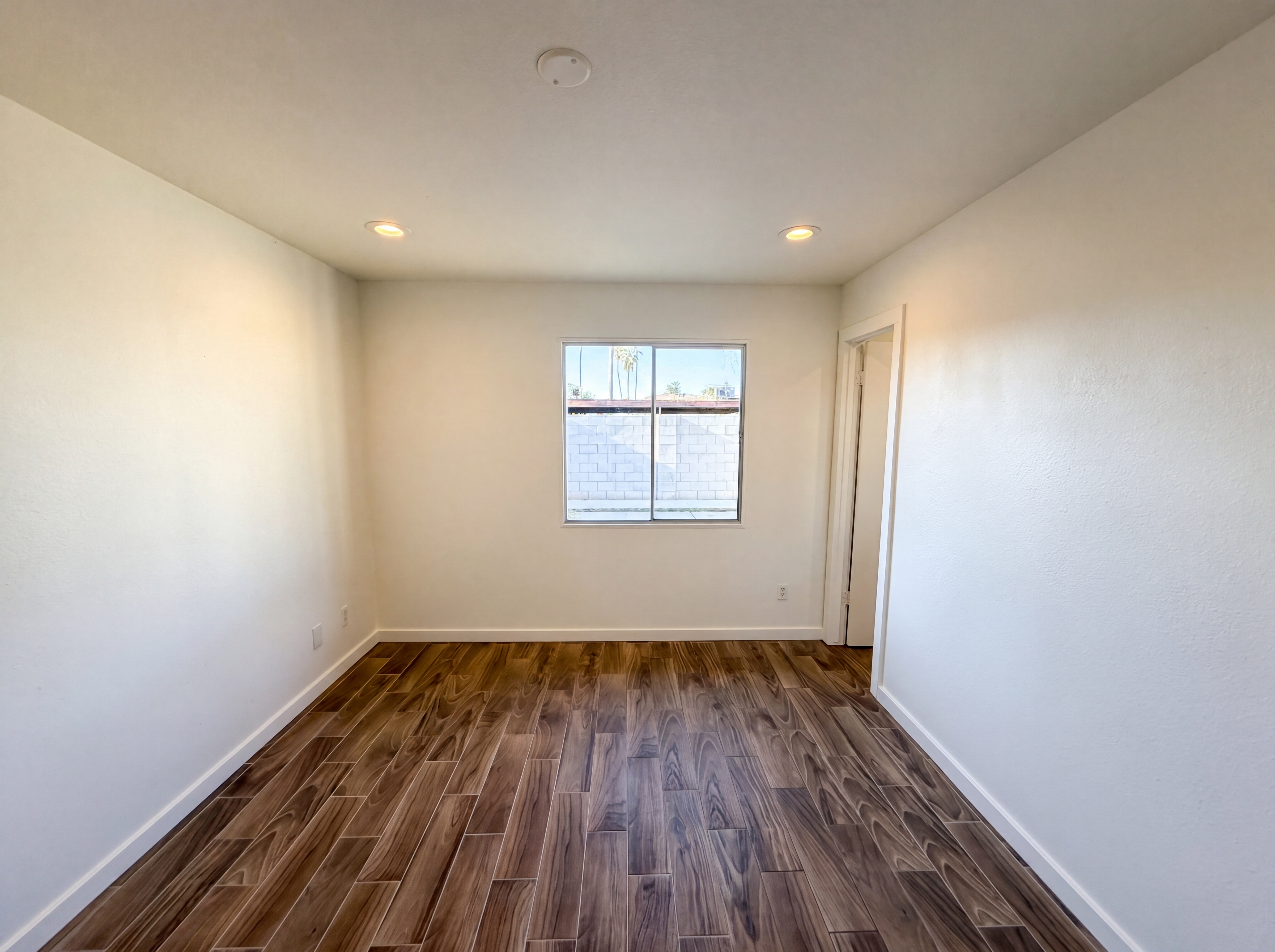 Photo 13 of 21 of 3339 W Country Gables Dr, Phoenix, AZ