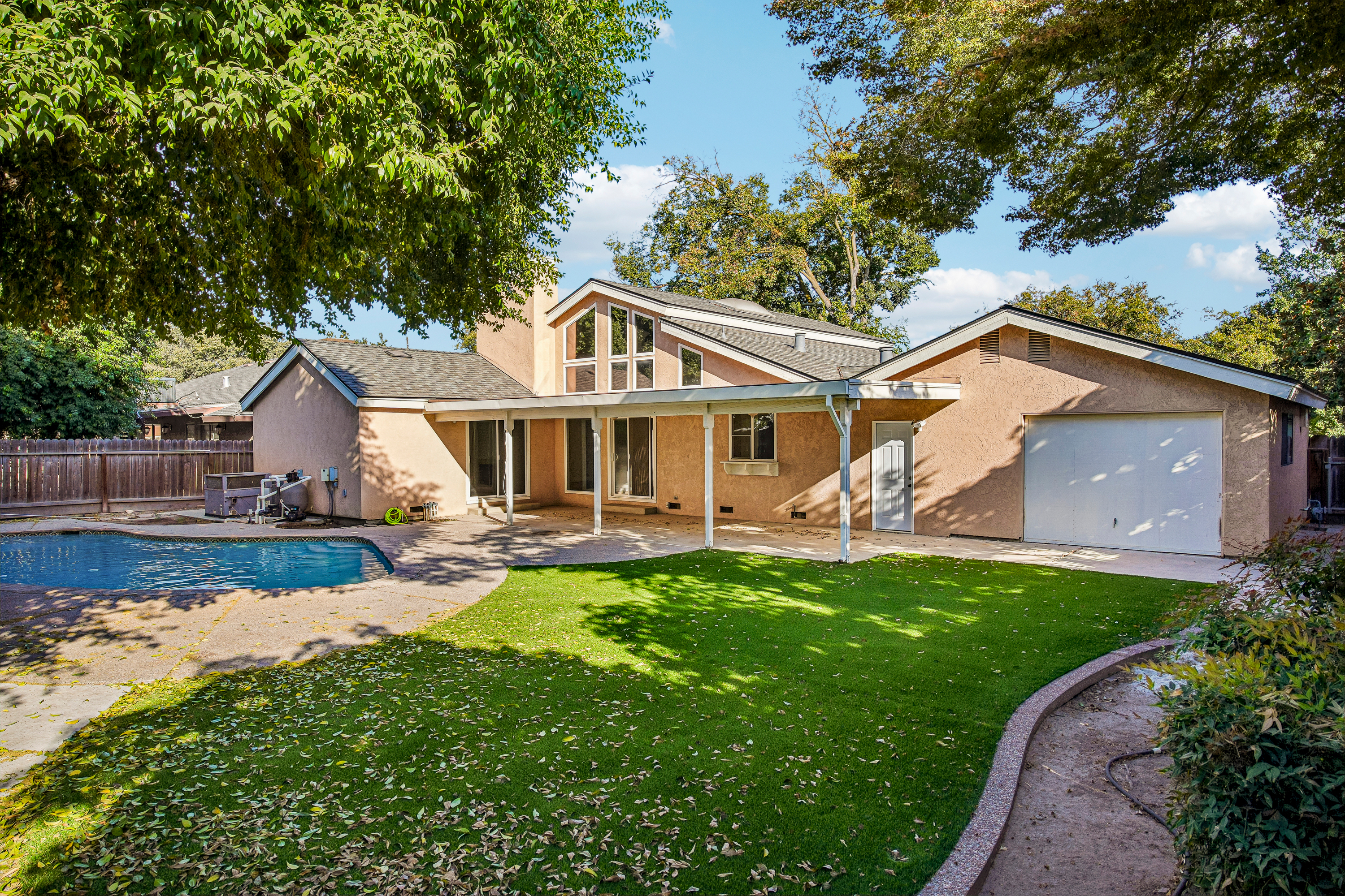Photo 23 of 31 of 2100 Sandpoint Dr, Modesto, CA