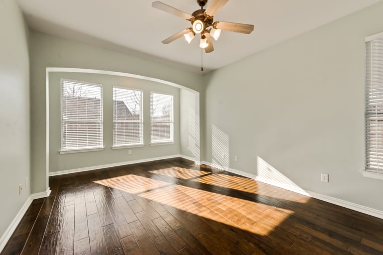 Photo 12 of 29 - 2911 Lochwood Cir, Corinth, TX 76208