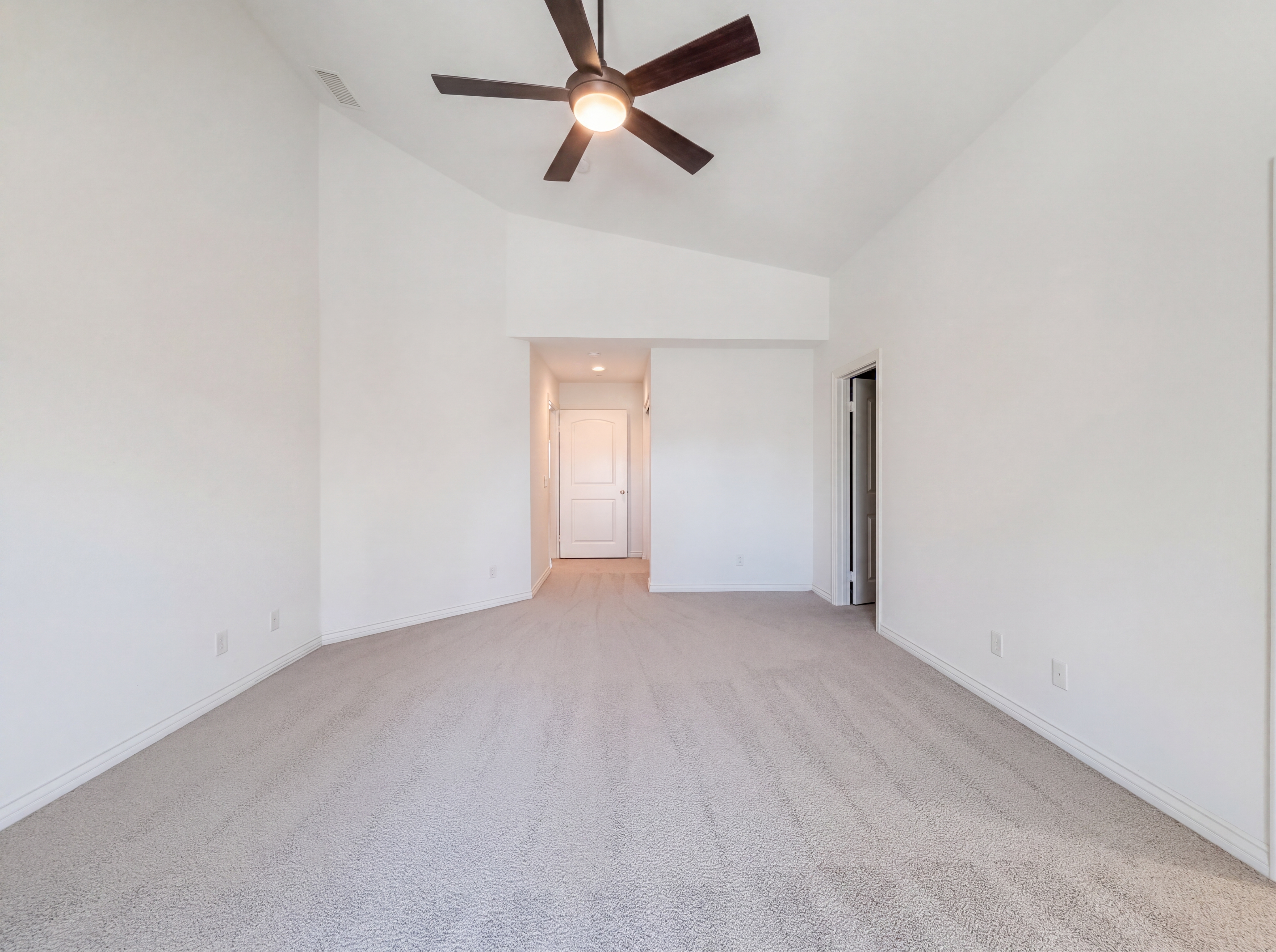Photo 11 of 27 of 5654 Forry Ct, Lancaster, CA