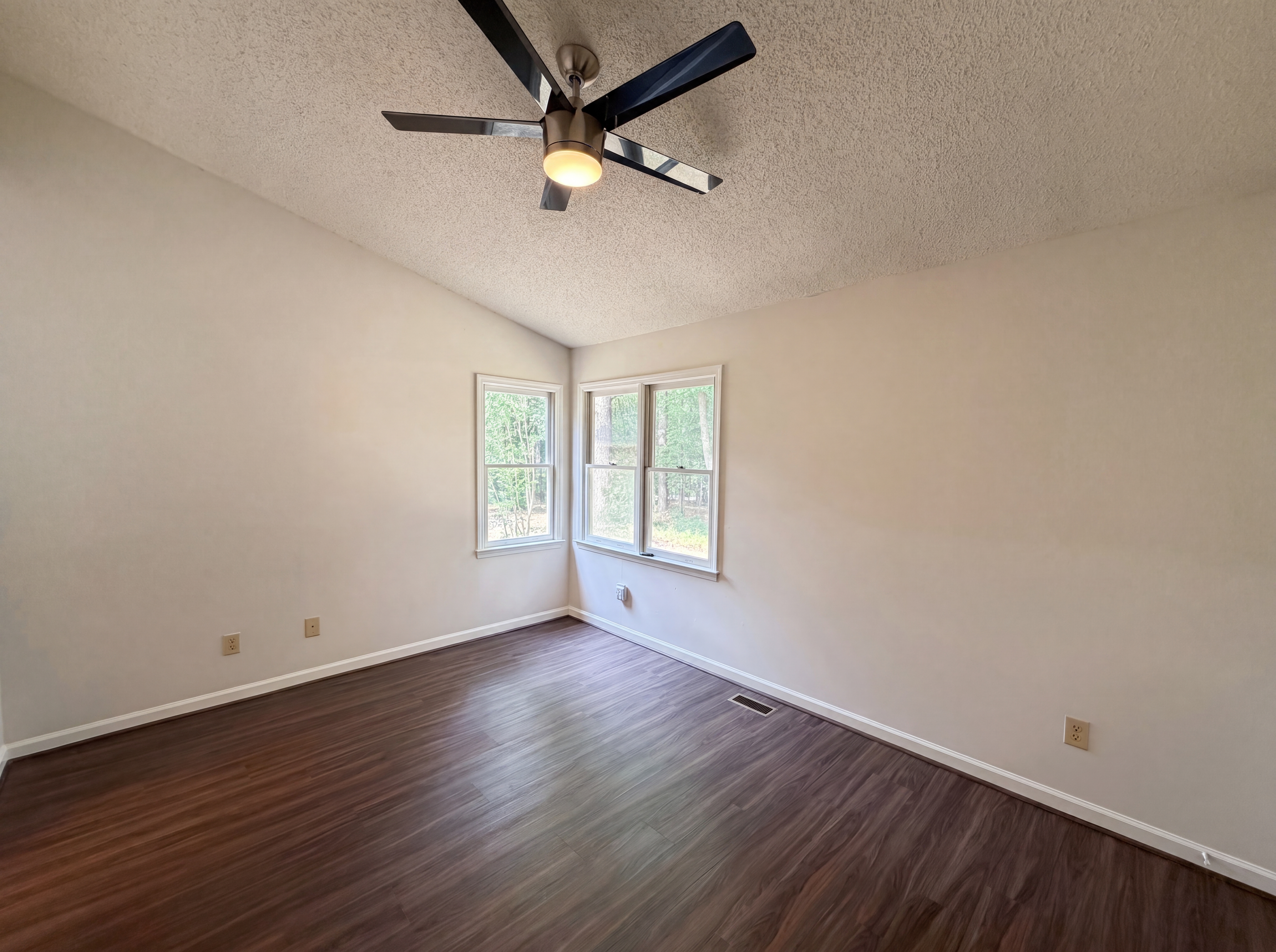 Photo 11 of 17 of 3117 Verdugo Dr, Raleigh, NC