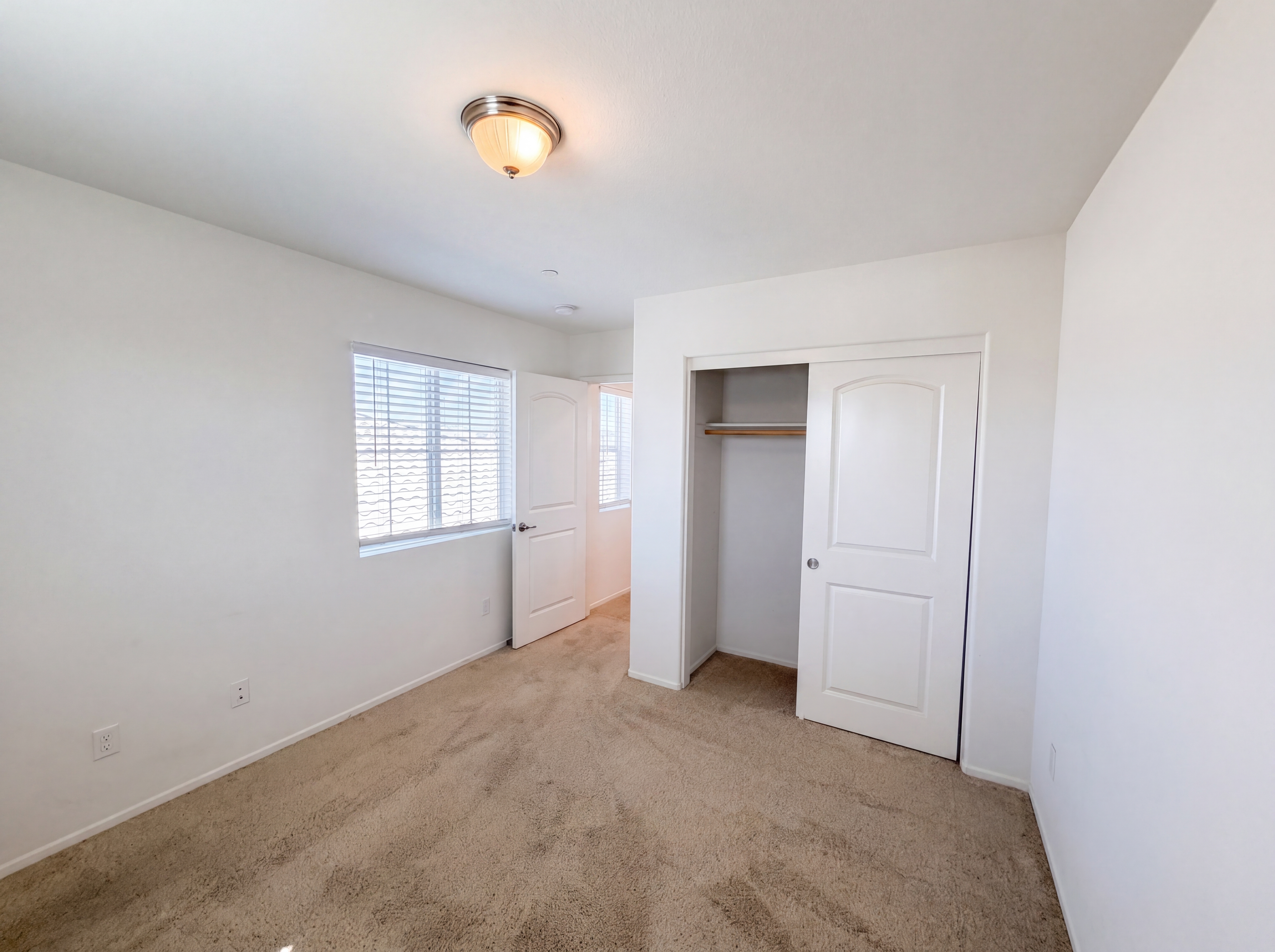 Photo 13 of 34 of 15110 Paseo Verde Pl, Victorville, CA