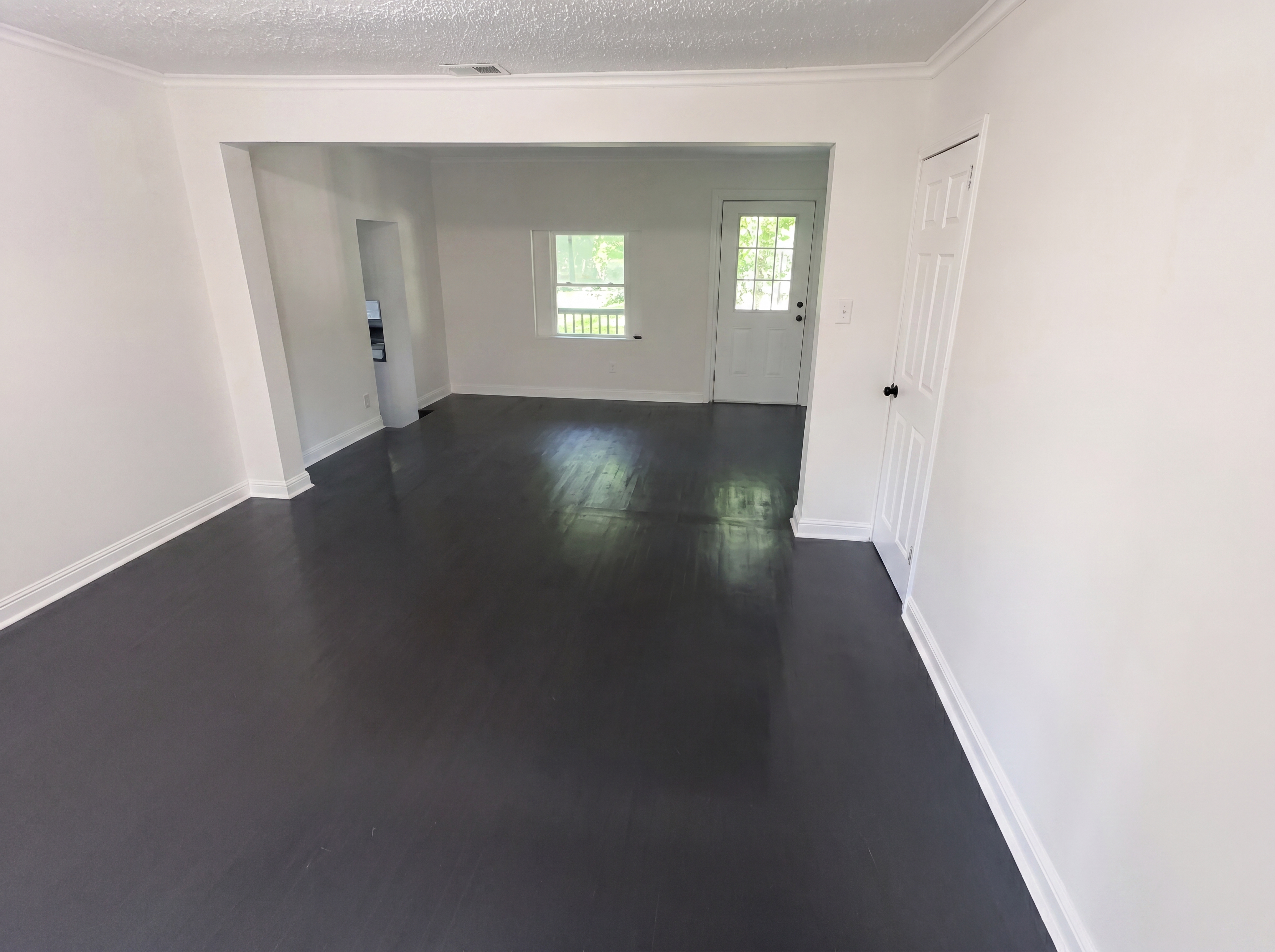Photo 8 of 21 of 601 Community Dr, Waycross, GA
