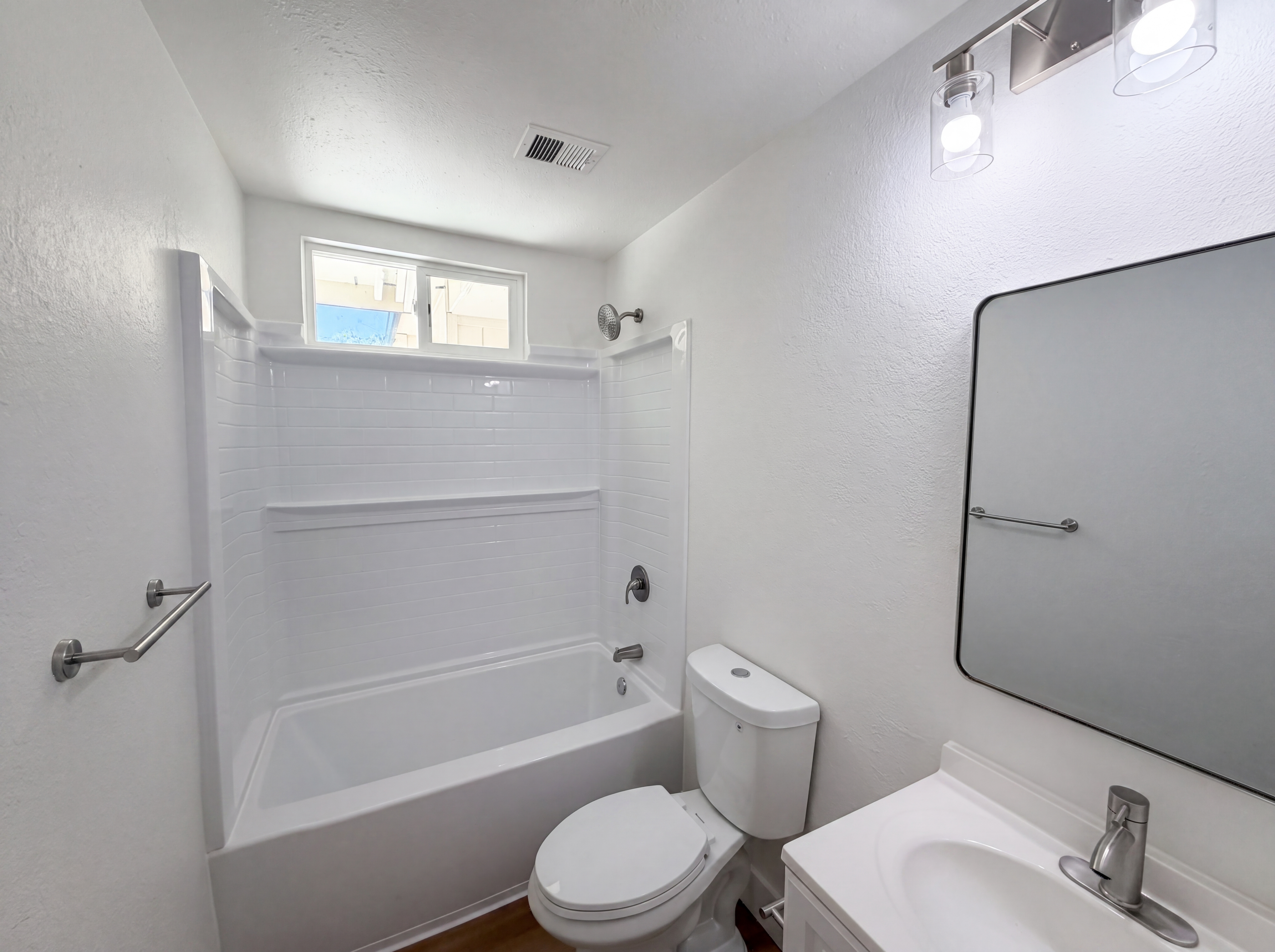 Photo 6 of 28 of 140 S Starr St, Lakeport, CA