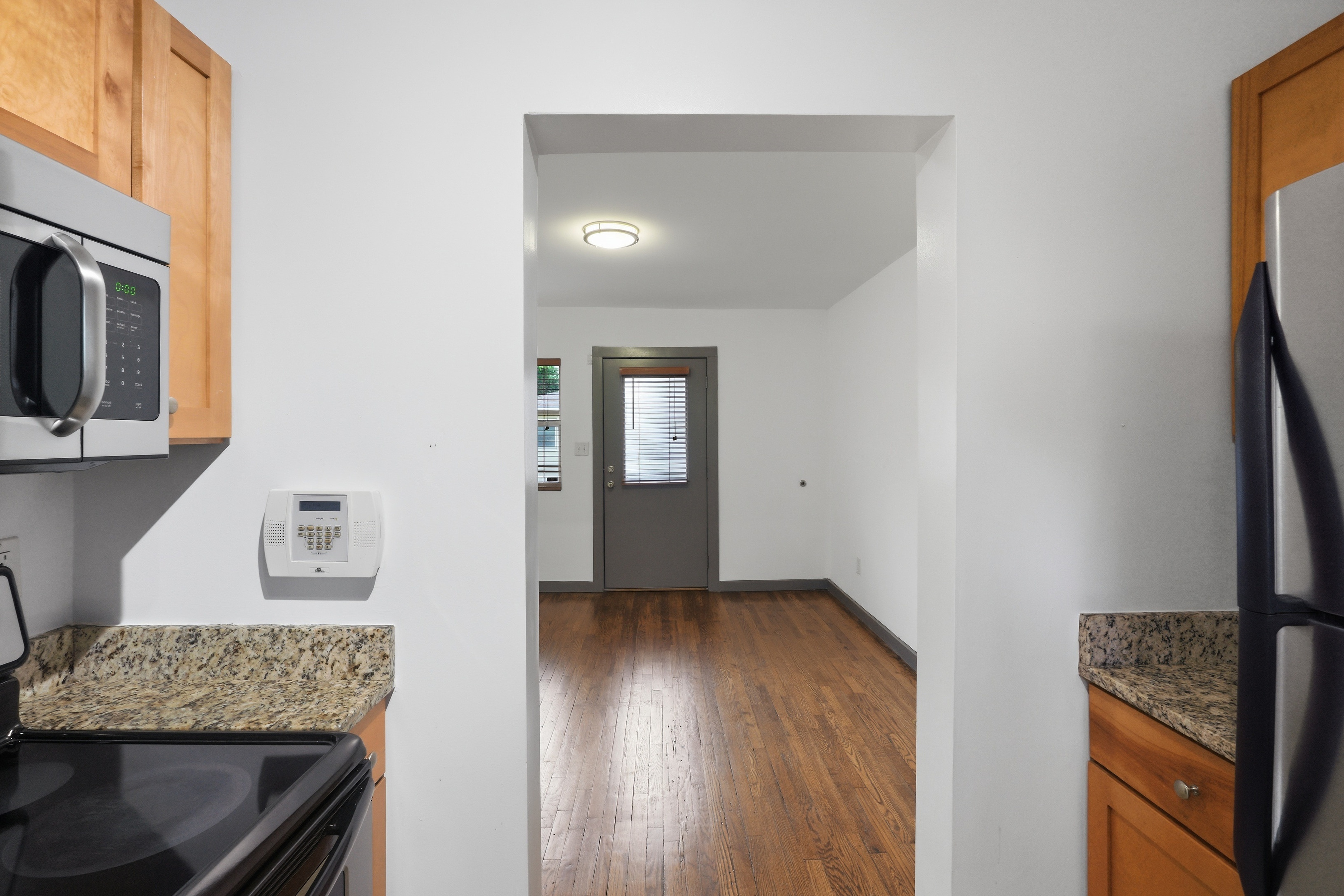 Photo 7 of 17 of 561 Formwalt St SW, Atlanta, GA